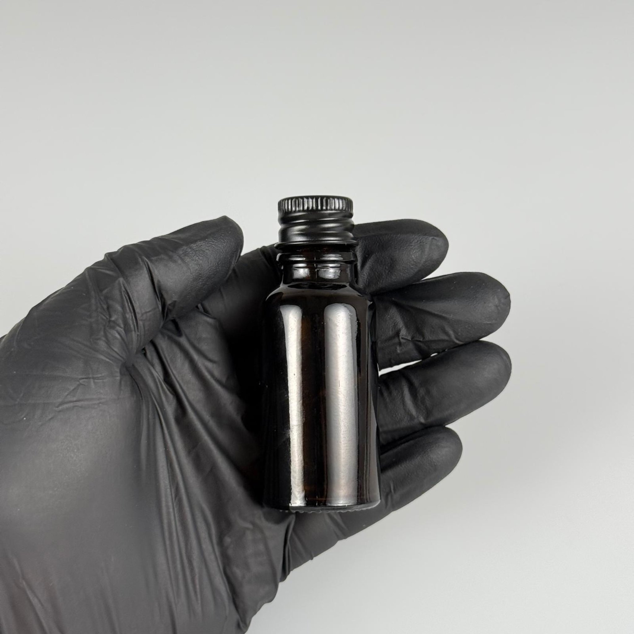 20 CC AMBER CAM ŞİŞE + KÖPÜK CONTALI SİYAH ALÜMİNYUM METAL KAPAKLI + KÖR TIPALI TAKIM - 20 ML KAHVERENGİ CAM ŞİŞE