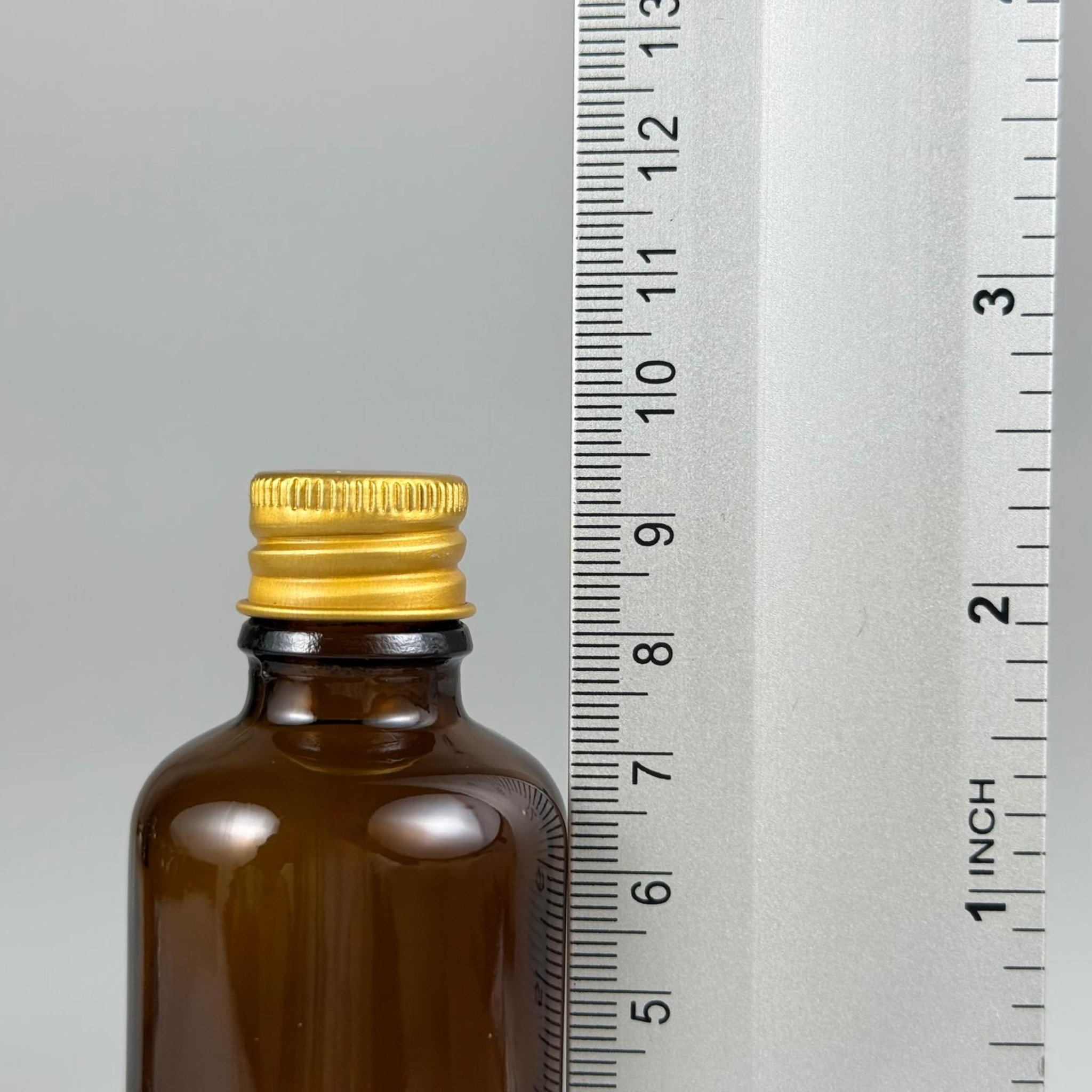 50 CC AMBER CAM ŞİŞE + KÖPÜK CONTALI GOLD ALÜMİNYUM METAL KAPAKLI + KÖR TIPALI TAKIM - 50 ML KAHVERENGİ CAM ŞİŞE