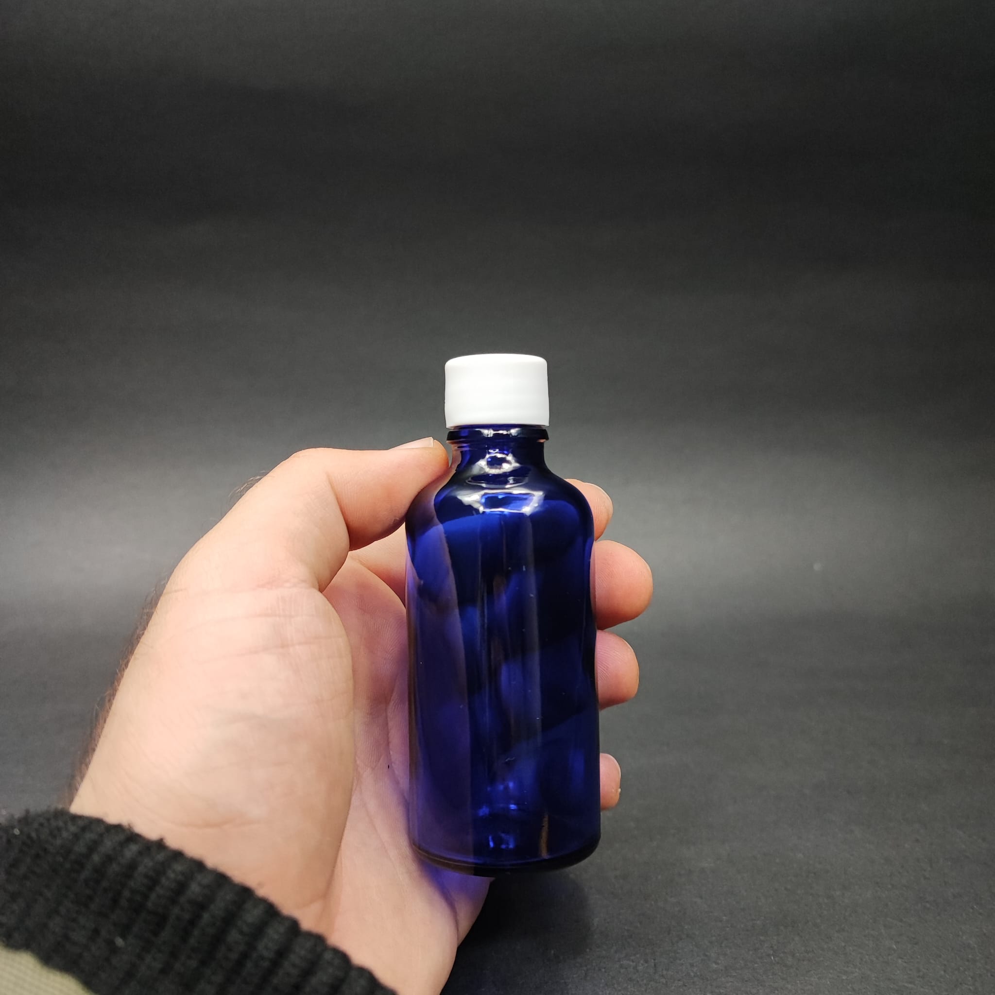 50 CC MAVİ CAM ŞİŞE + KENDİNDEN CONTALI SIZDIRMAZ BEYAZ KAPAK - 50 ML KAPAKLI CAM ŞİŞE