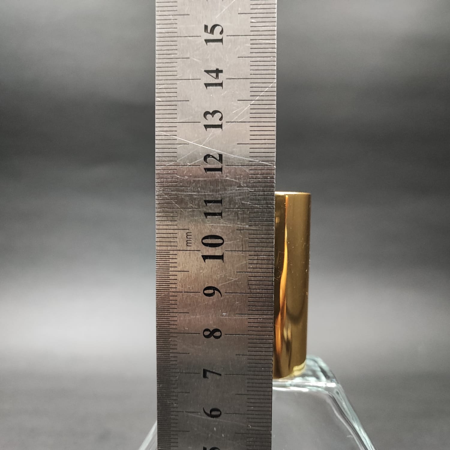 50 ML LÜKS VİDALI VALF ÇEVİRME PARFÜM ŞİŞELERİ - 50 CC ALTIGEN ŞEFFAF CAM ŞİŞE - SİYAH GOLD SPREYLİ KAPAKLI SET