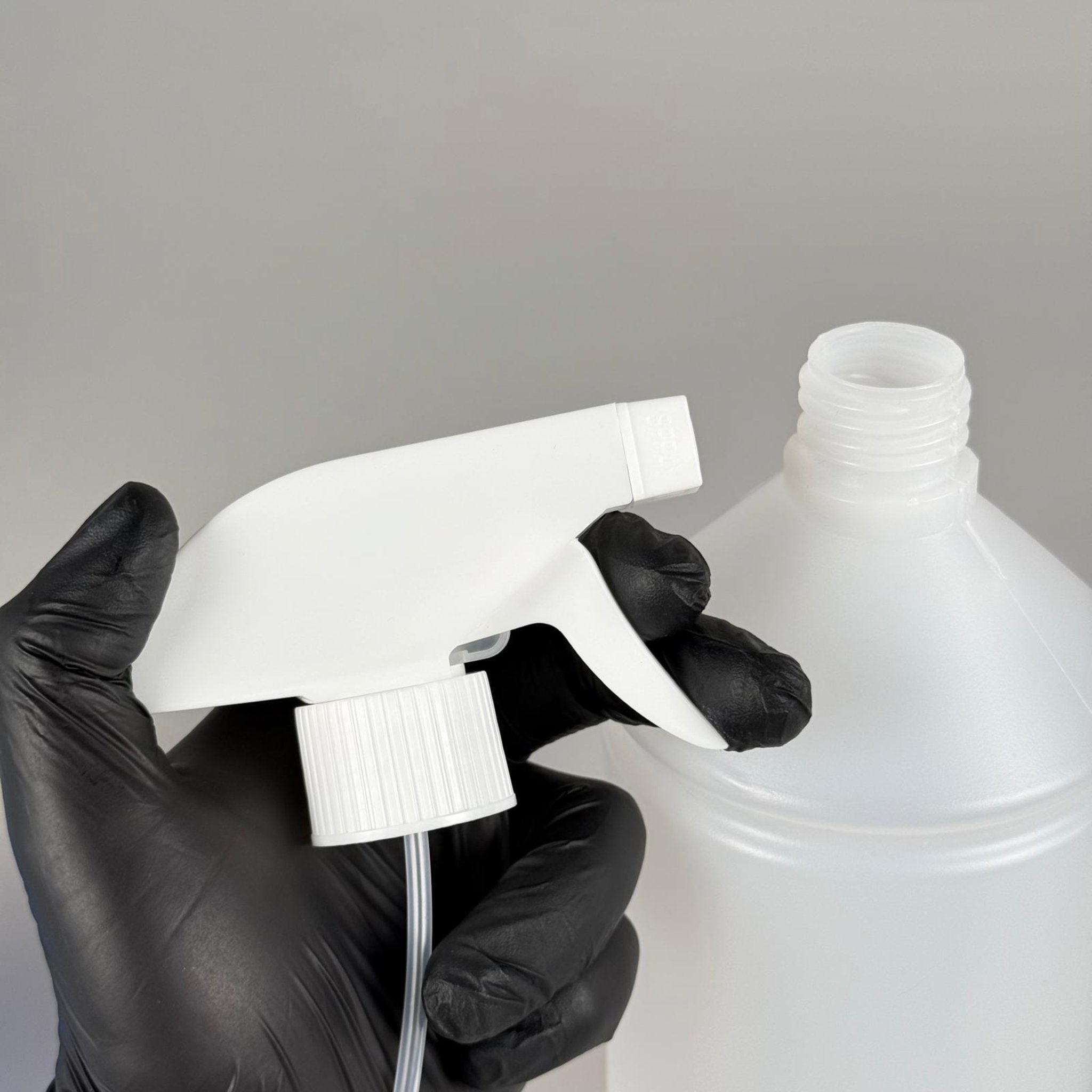 1000 CC TİNER ŞİŞESİ - BEYAZ  TRİGER TETİK SPREYLİ - 1000 ML KİMYASALA DAYANIKLI PLASTİK ŞİŞE - 1 LT POLİETİLEN ŞİŞE - KISA