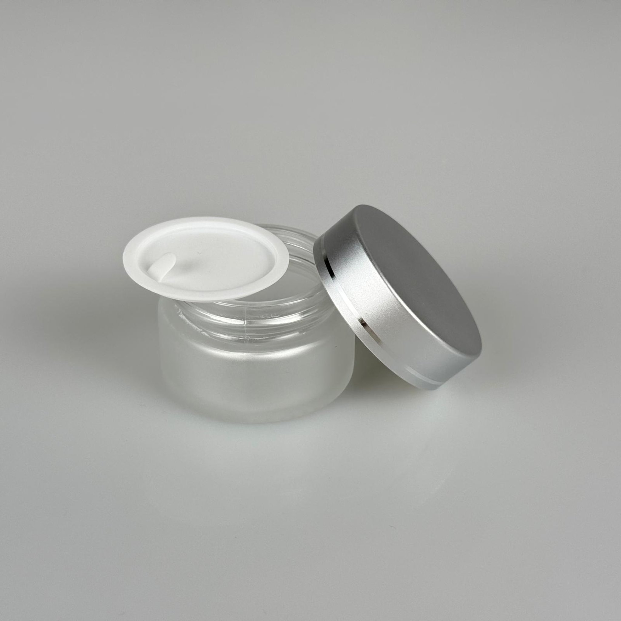 20 CC CAM BUZLU KREM KAVANOZU - GÜMÜŞ  KAPAKLI İÇ CONTALI - 20 ML BUZLU CAM KREM KAVANOZU - BUZLU MUM KAVANOZU