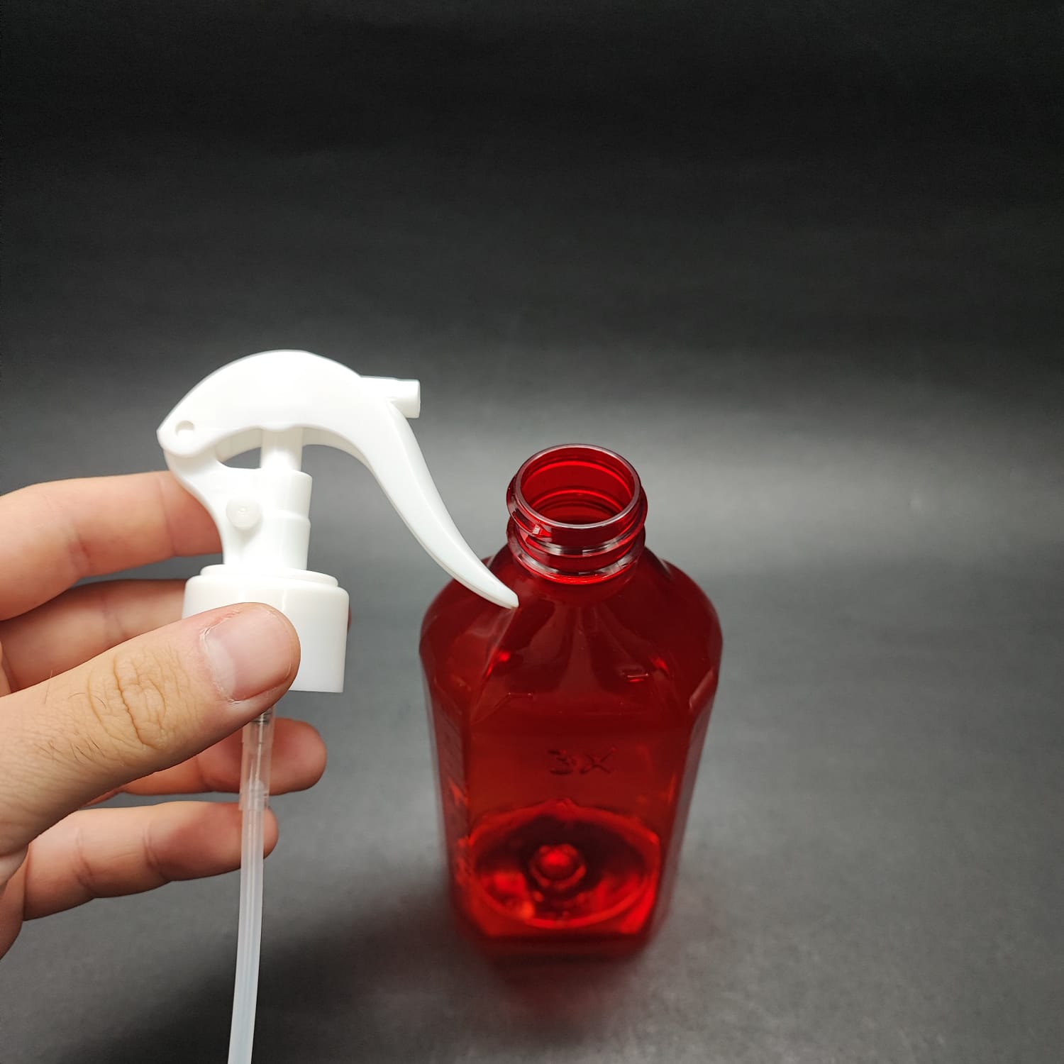 250 CC ÖLÇEKLİ PET ŞİŞE - BEYAZ TRİGER SPREYLİ - 250 ML VE OZ ÖLÇÜLÜ KIRMIZI PET ŞİŞE