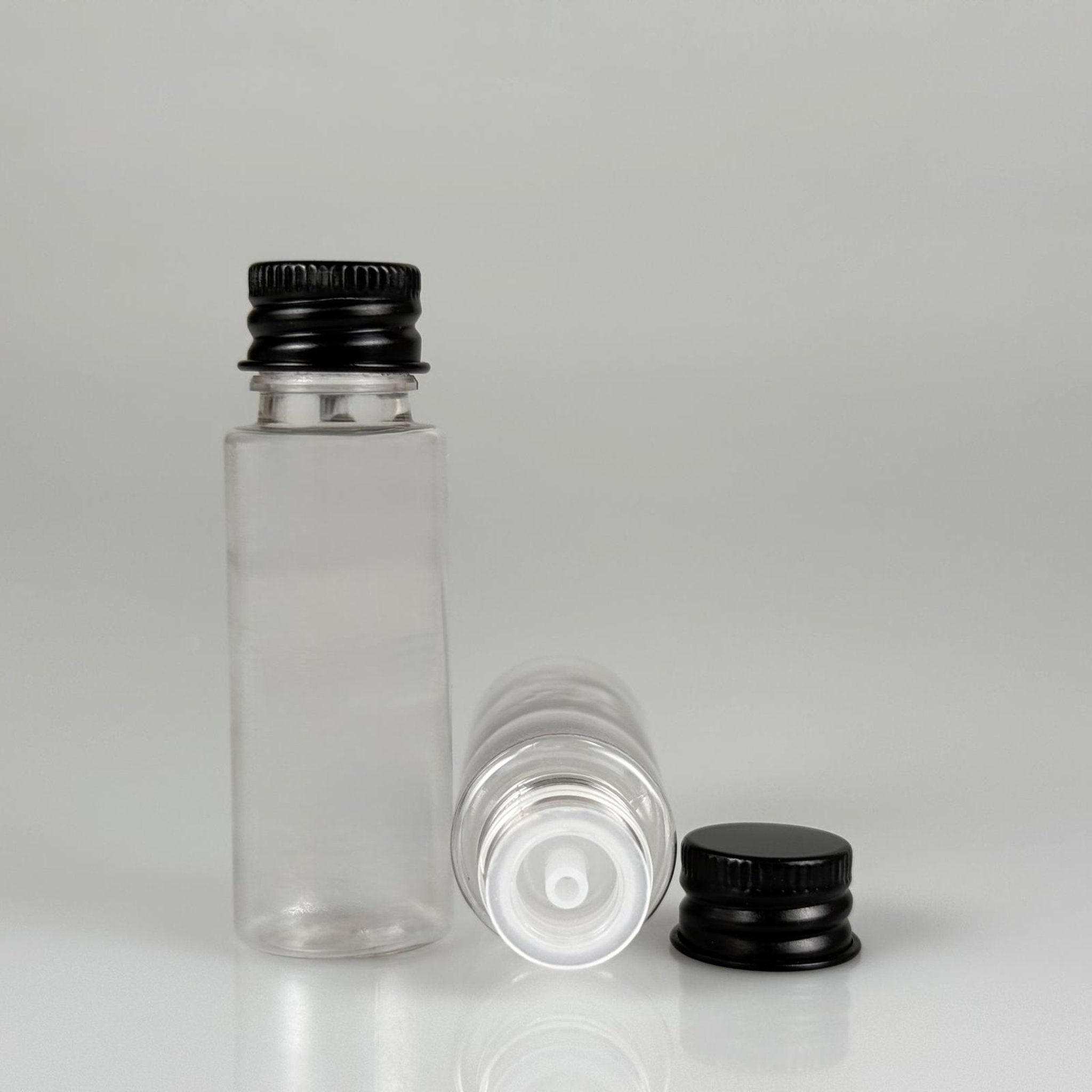 20 CC ŞEFFAF PET SHOT ŞİŞE - KÖPÜK CONTALI SİYAH ALÜMİNYUM METAL KAPAKLI + DAMLALIKLI KOLONYA TIPALI TAKIM - 20 ML PLASTİK ŞİŞE