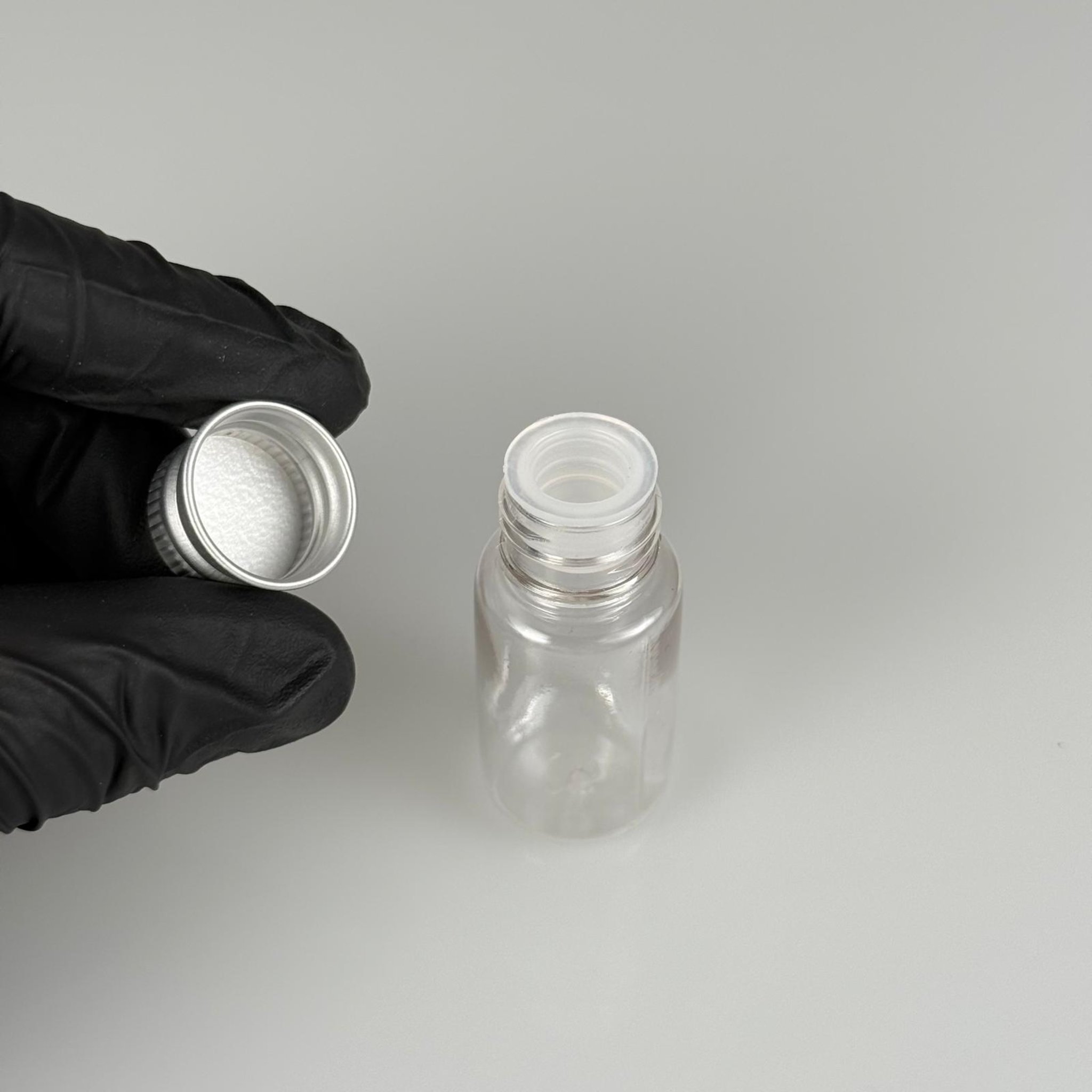 10 CC ŞEFFAF PET SHOT ŞİŞE - KÖPÜK CONTALI GÜMÜŞ ALÜMİNYUM METAL KAPAKLI + KÖR TIPALI TAKIM - 10 ML PLASTİK ŞİŞE