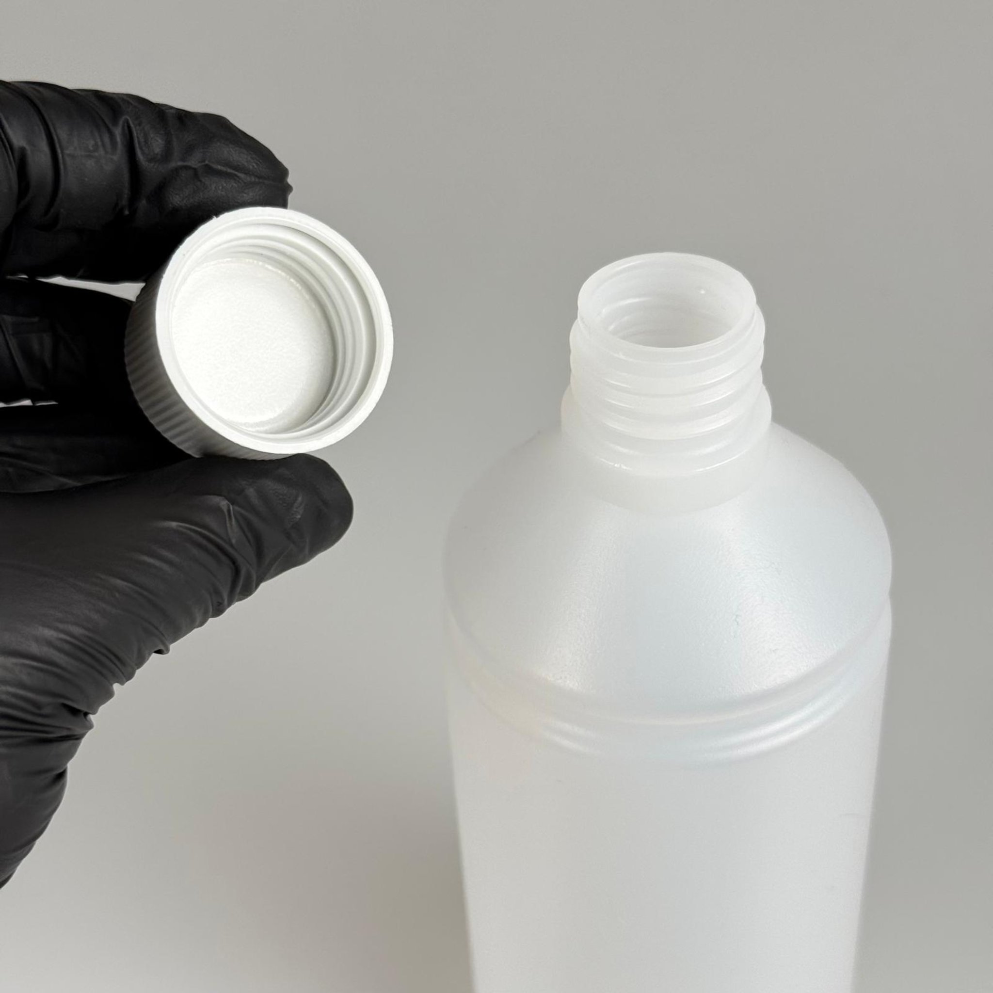 500 CC TİNER ŞİŞESİ - BEYAZ ÇOCUK EMNİYET KİLİTLİ KAPAKLI - 500 ML KİMYASALA DAYANIKLI PLASTİK ŞİŞE - 0,5 LT POLİETİLEN ŞİŞE