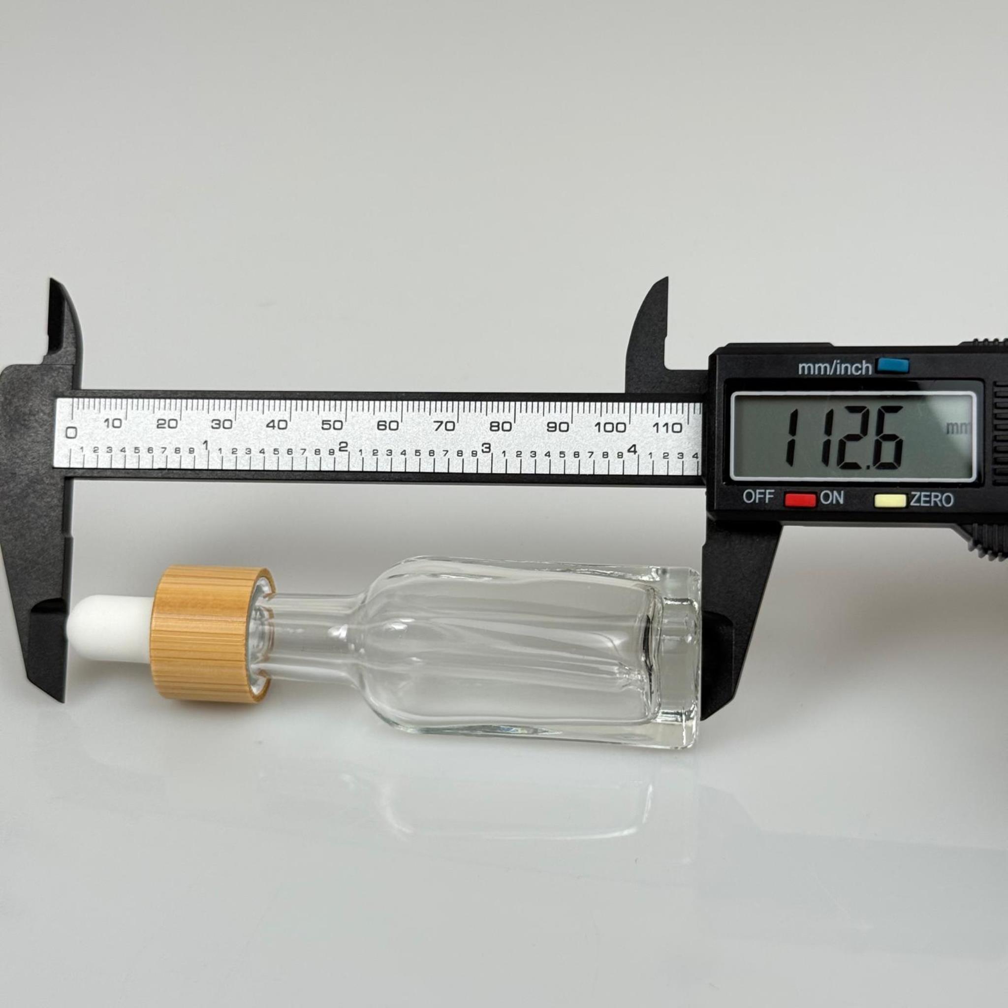 20 CC MARASKA KARE CAM DAMLALIKLI ŞİŞE - BEYAZ EMZİK - BAMBU AHŞAP KAPAK - 20 ML BAMBU KAPAKLI DAMLALIKLI CAM ŞİŞE