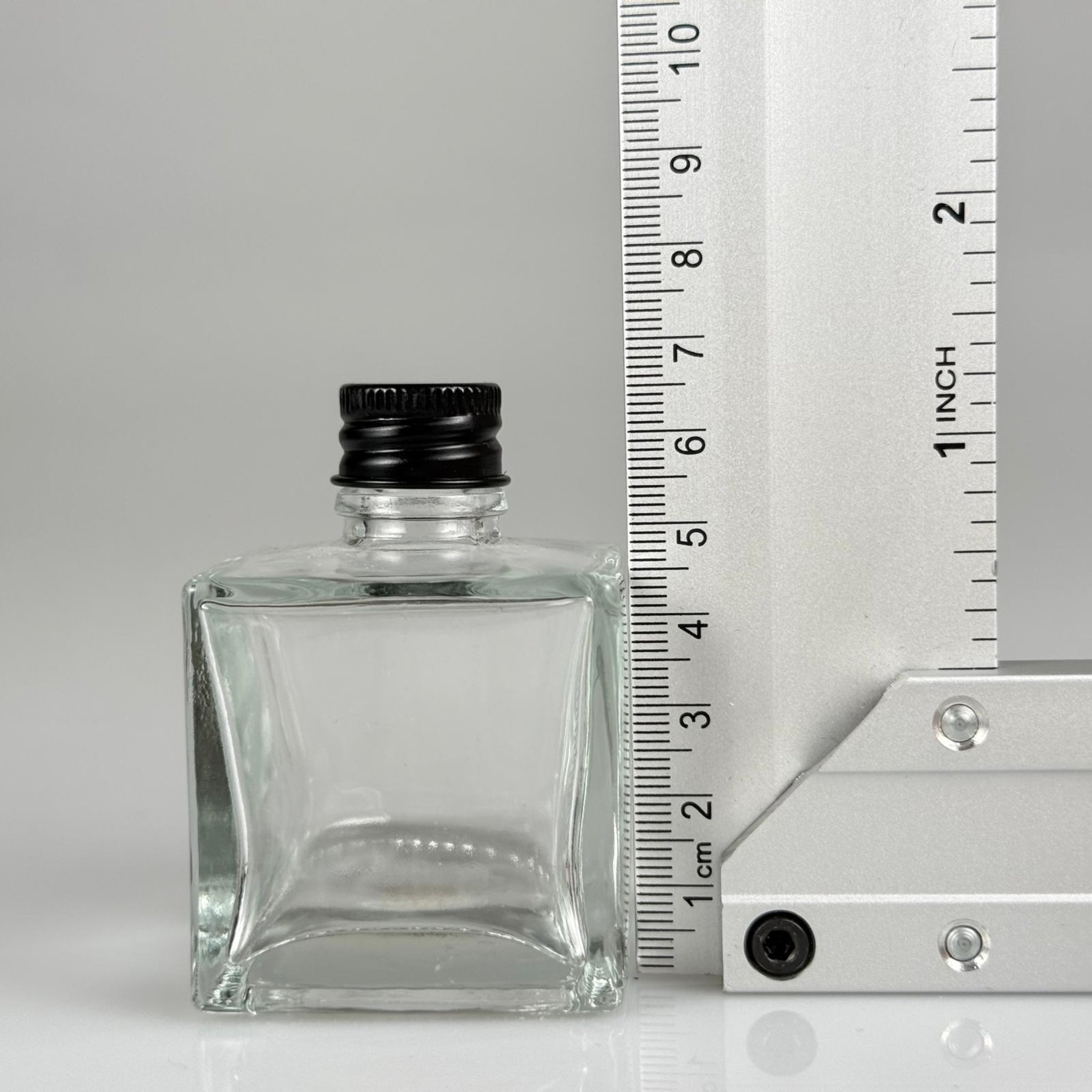 50 CC KARE BAMBU ŞİŞE + SİYAH ALÜMİNYUM METAL KAPAKLI TAKIM - 50 ML ŞEFFAF CAM ŞİŞE