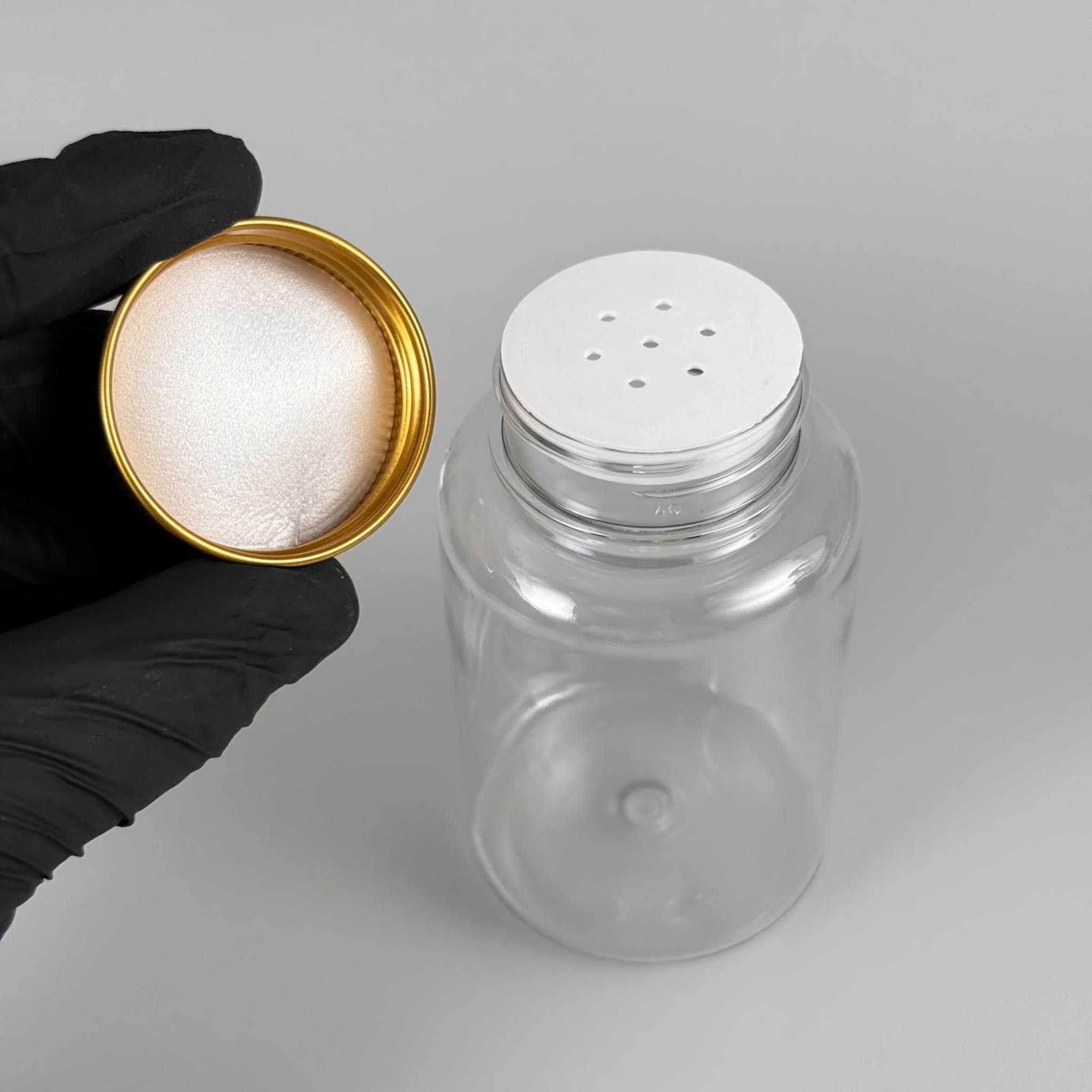 150 CC ŞEFFAF PET PUDRA ŞİŞESİ + KÖPÜK CONTALI GOLD METAL KAPAKLI + PUDRA TIPALI TAKIM - 150 ML PUDRA KUTUSU, EKO TUZLUK