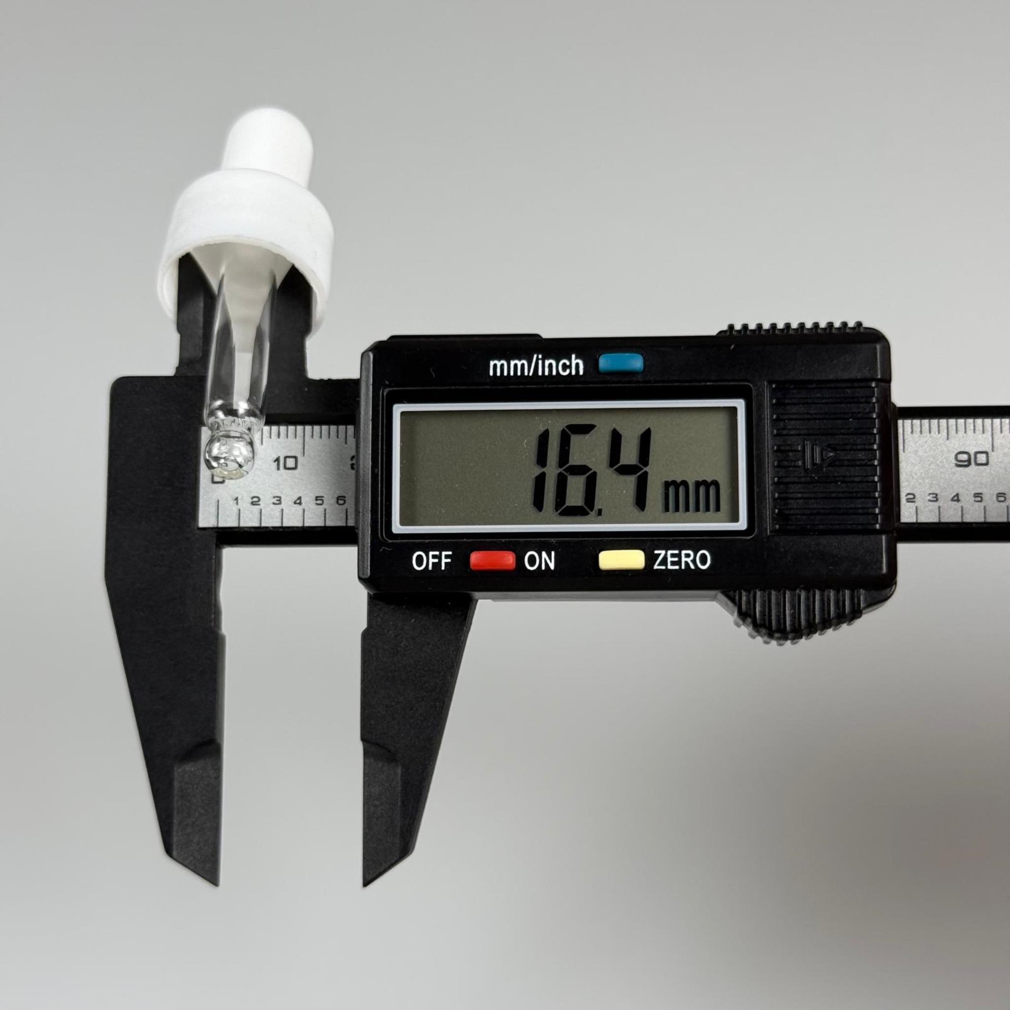 18 MM CAM DAMLALIKLI TAKIM - BEYAZ EMZİK +  DELİKLİ PLASTİK DÜZ BEYAZ KAPAK + 42 MM CAM PİPET