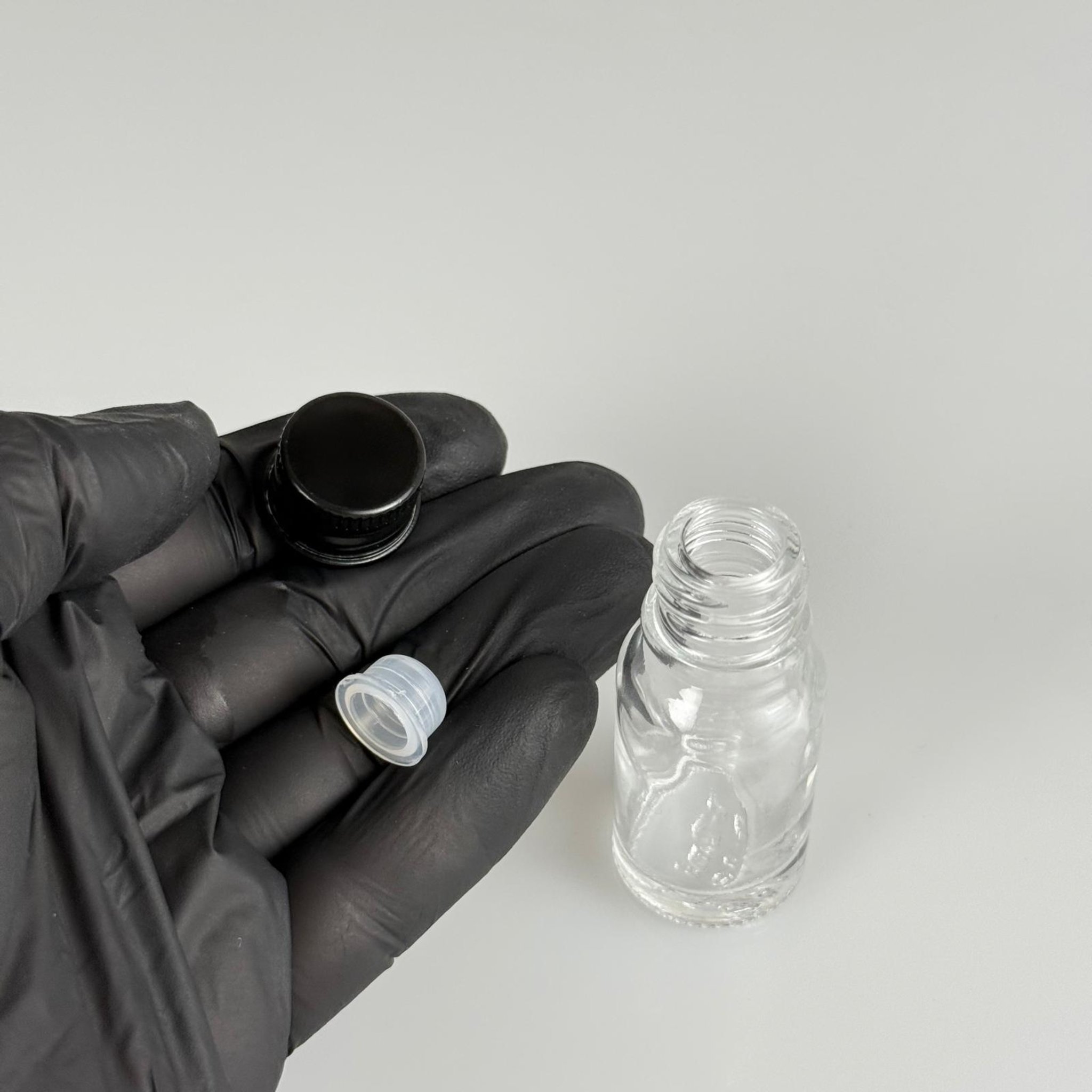 10 CC ŞEFFAF CAM ŞİŞE + KÖPÜK CONTALI SİYAH ALÜMİNYUM METAL KAPAKLI + KÖR TIPALI TAKIM - 10 ML ŞEFFAF CAM ŞİŞE