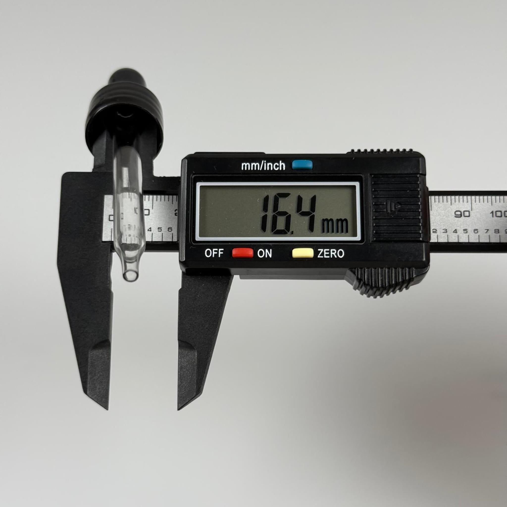 18 MM CAM DAMLALIKLI TAKIM - SİYAH EMZİK +  DELİKLİ PLASTİK DÜZ SİYAH KAPAK + 76 MM SİVRİ ( UCU İNCE ) CAM PİPET