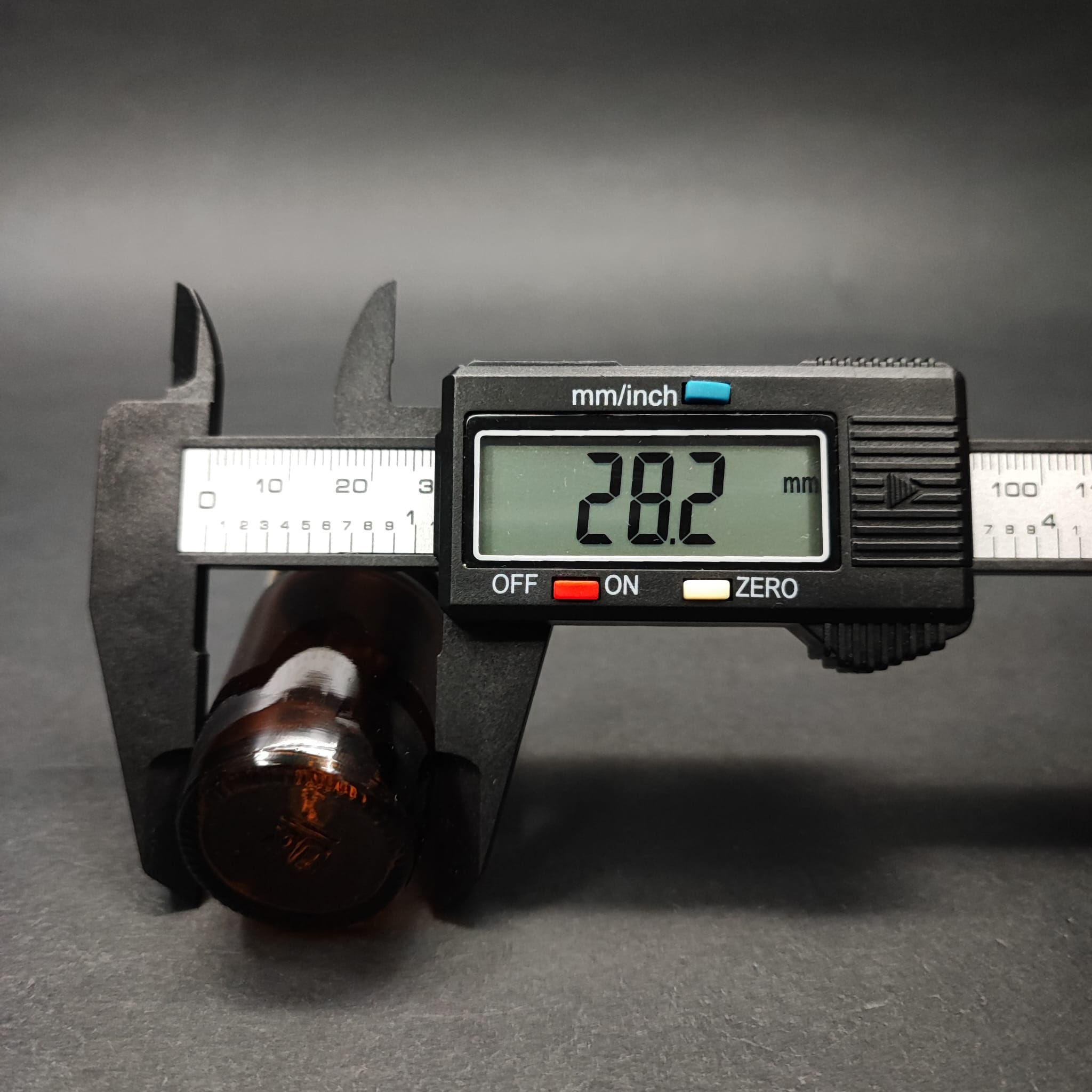 15 ML DOLUMU KOLAY, GENİŞ AĞIZLI CAM DAMLALIKLI ŞİŞE (25 MM AĞIZ)  - 15 CC BEYAZ DAMLALIKLI CAM ECZA ŞİŞESİ - AMBER KAHVERENGİ