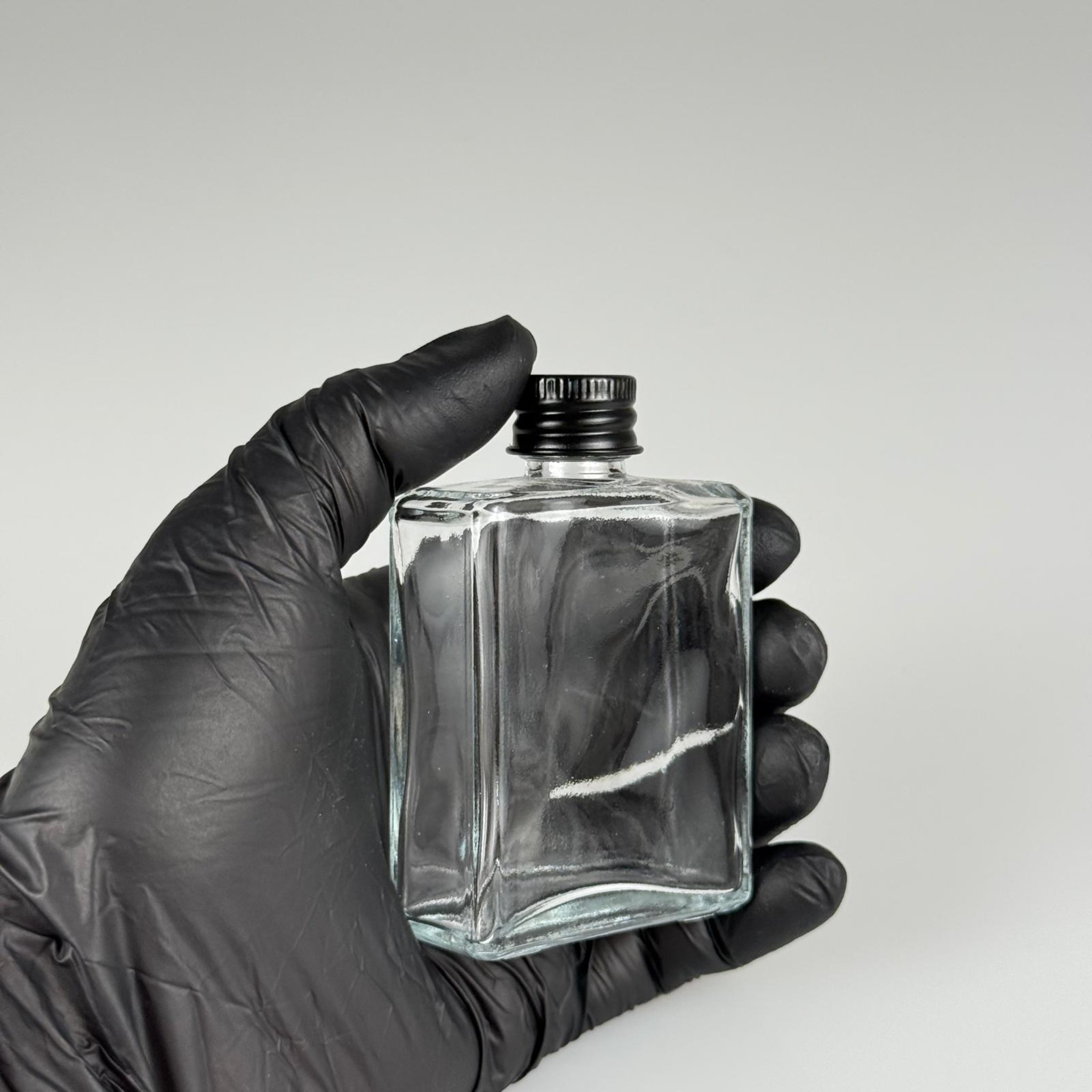 40 CC YASSI DİKDÖRTGEN KÖŞELİ KISA CAM ŞİŞE + SİYAH ALÜMİNYUM METAL KAPAKLI TAKIM - 40 ML PRESTİJLİ ŞİŞE