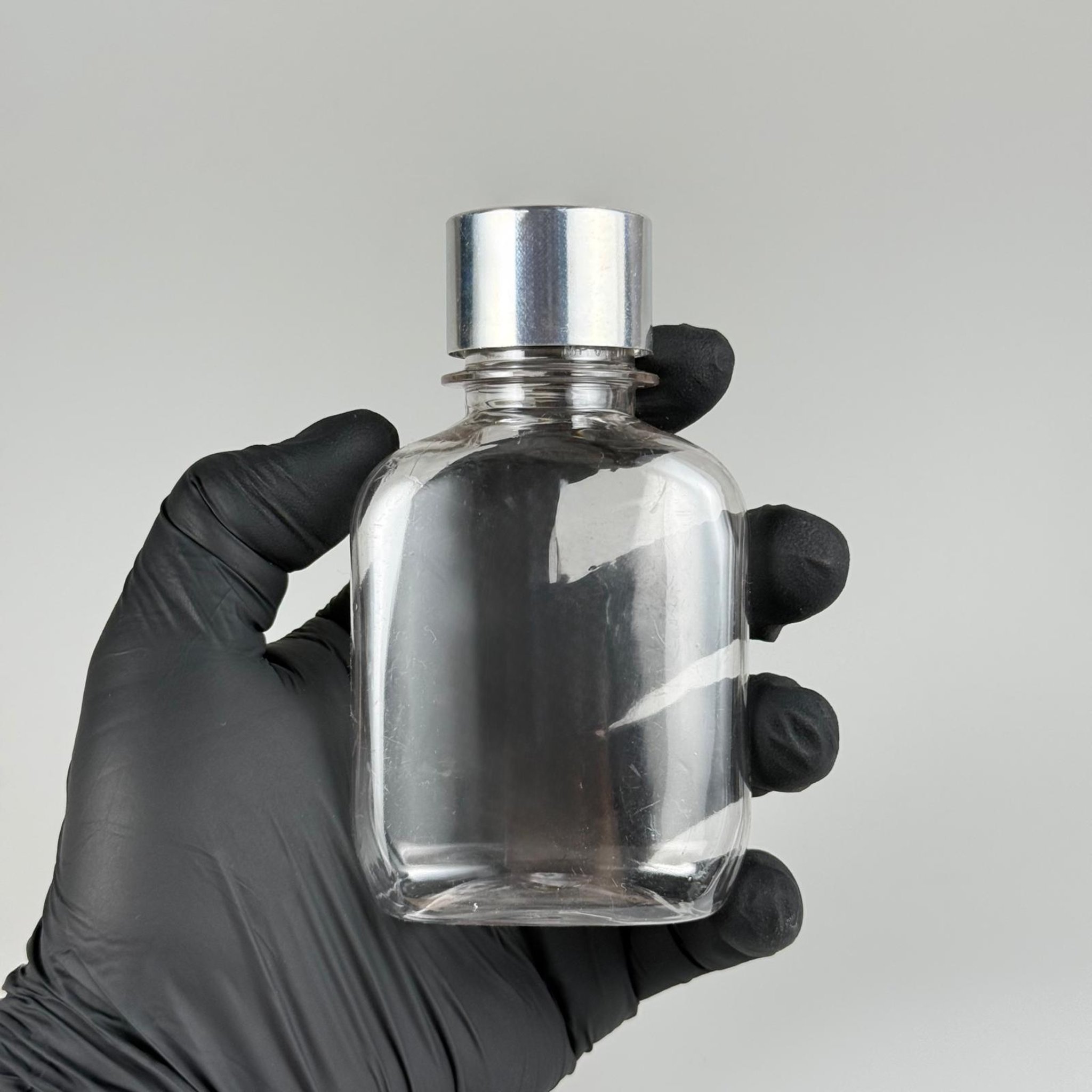 100 CC YASSI PET ŞİŞE + ALÜMİNYUM KAPLAMALI GÜMÜŞ KAPAKLI TAKIM - 100 ML PET ŞİŞE