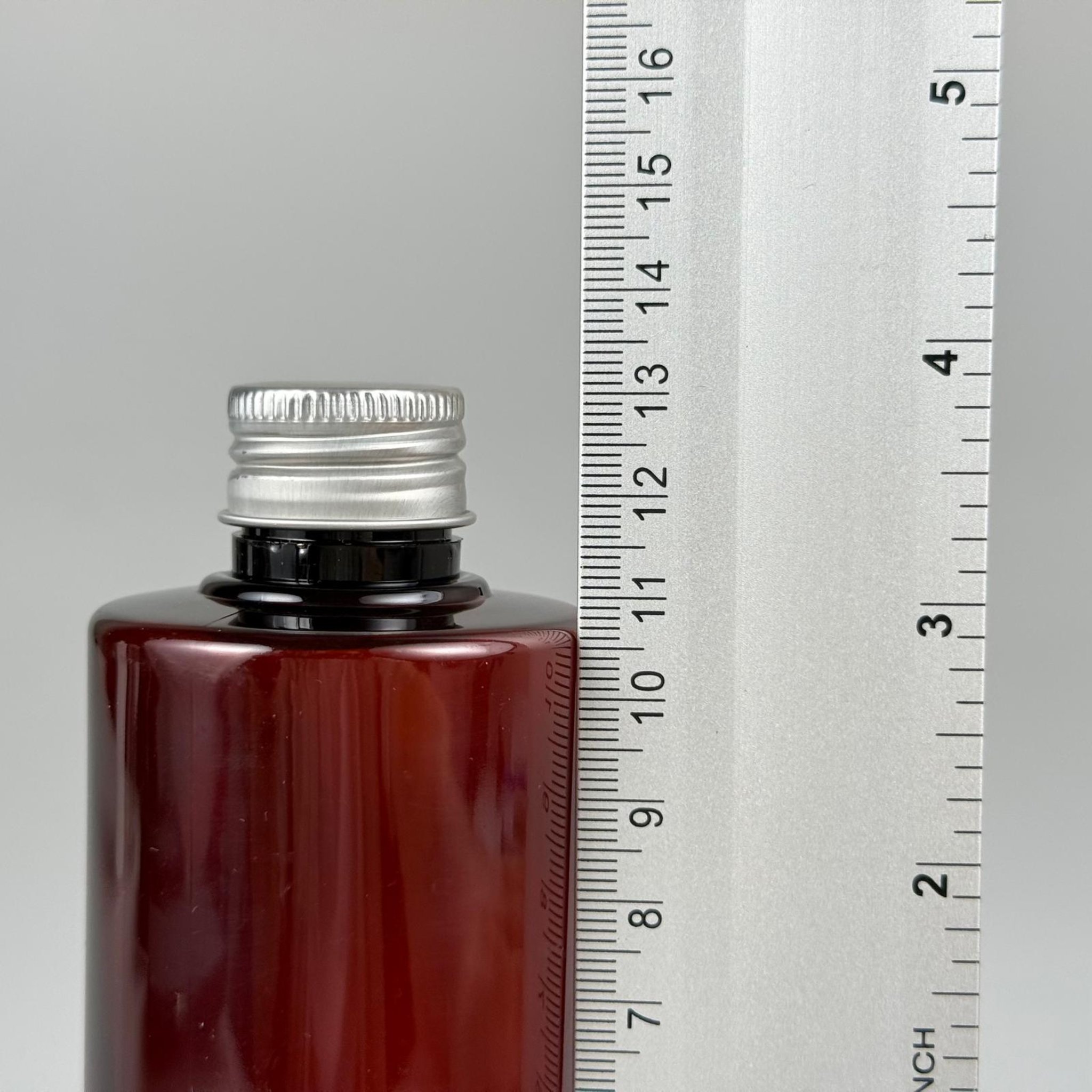 200 CC AMBER SİLİNDİR KESKİN KÜT MODEL SERT PET ŞİŞE (27 GR - 24 AĞIZ ) + KÖPÜK CONTALI GÜMÜŞ METAL ALÜMİNYUM KAPAKLI + KOLONYA TIPALI TAKIM - 200 ML KAPAKLI KAHVERENGİ PET ŞİŞELER