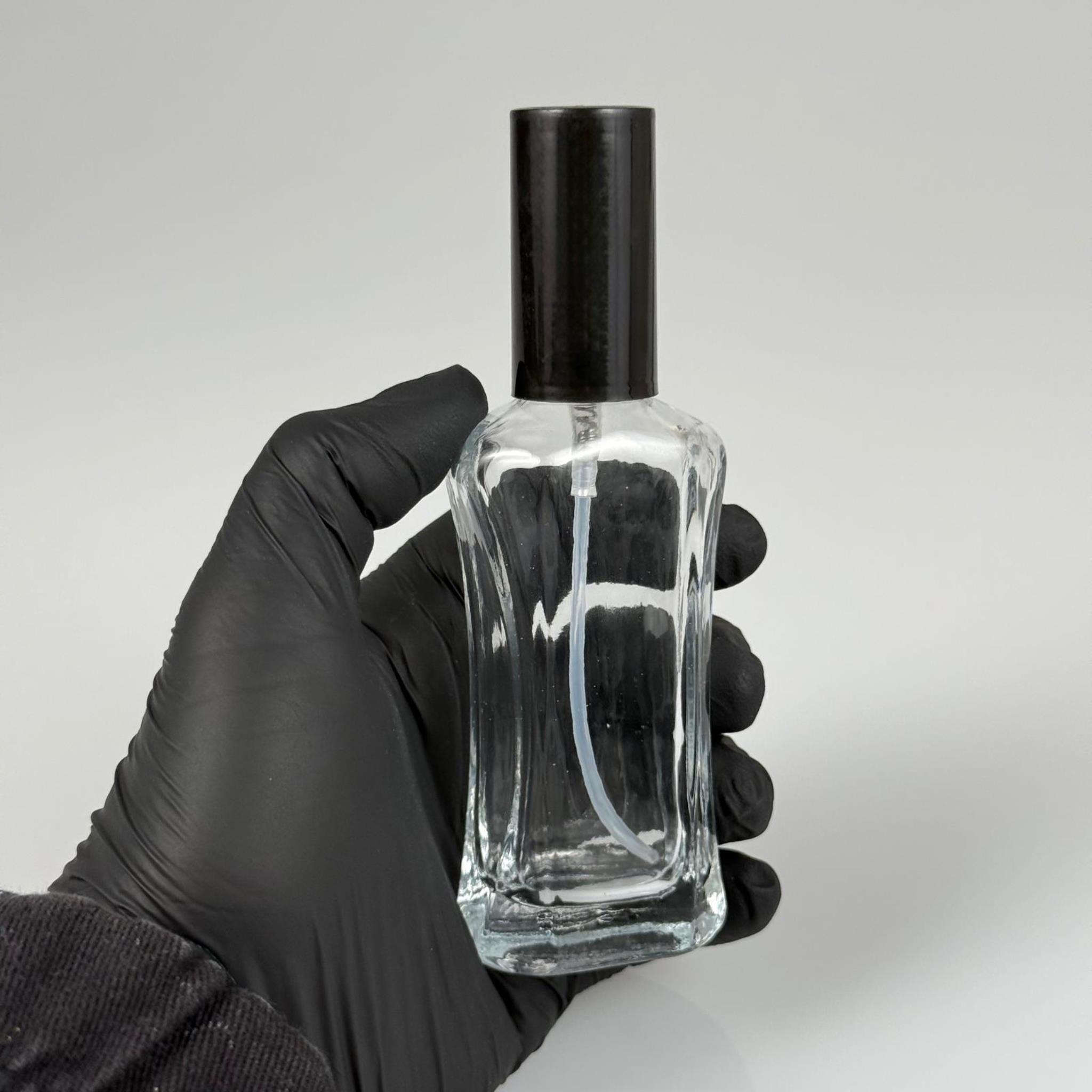 50 CC MİLANO MODEL CAM ŞİŞE - SİYAH PLASTİK KAPAK - SİYAH SPREYLİ - 50 ML LÜKS PARFÜM ŞİŞESİ (CAMIN KALINLIĞI İLE İLGİLİ +/- 5 ML TOLERANS OLABİLİR)