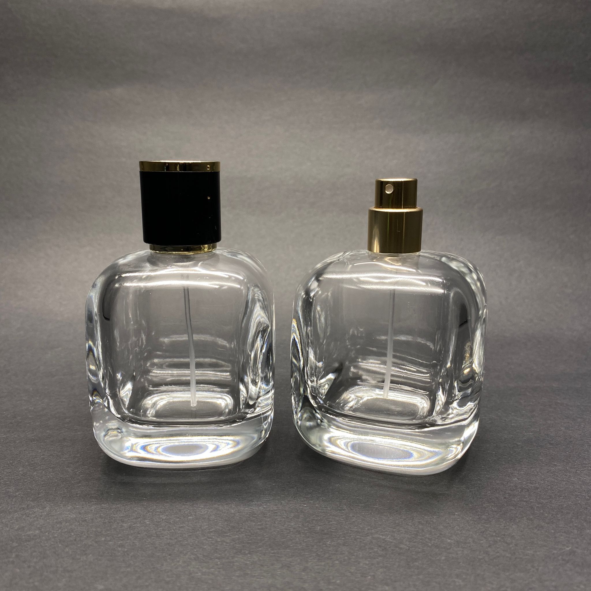 100 ML OVAL KARE MODEL CORE PARFÜM ŞİŞESİ - GOLD METAL SPREYLİ + GOLD SİYAH KAPAKLI (AĞIZ 15 MM GEÇME KOLAY KAPAMA)