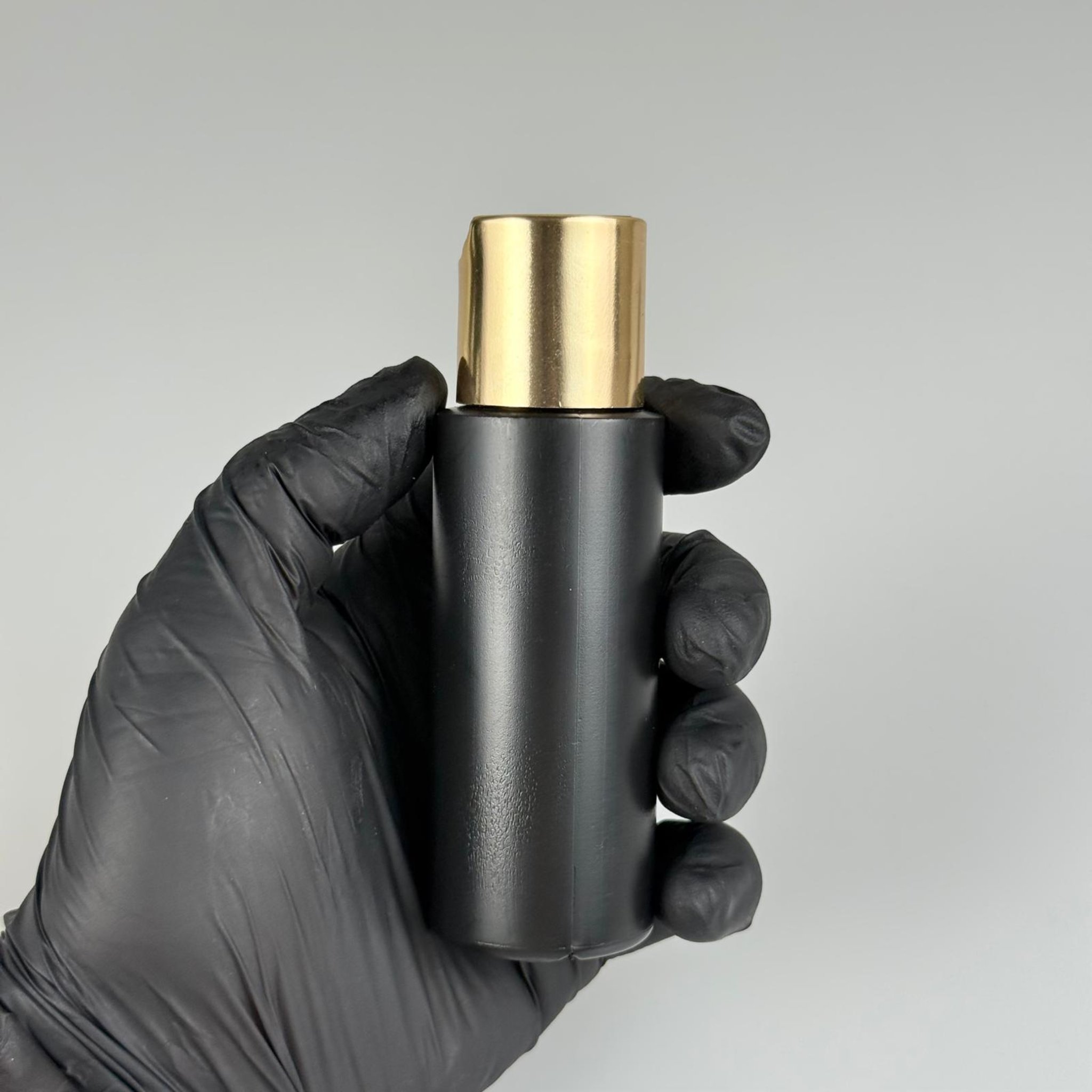 50 CC SİYAH POLİETİLEN ŞAMPUAN ŞİŞESİ -  50 ML GOLD ( ÜSTÜ SİYAH ) DİSKTOP ŞAMPUAN KAPAKLI