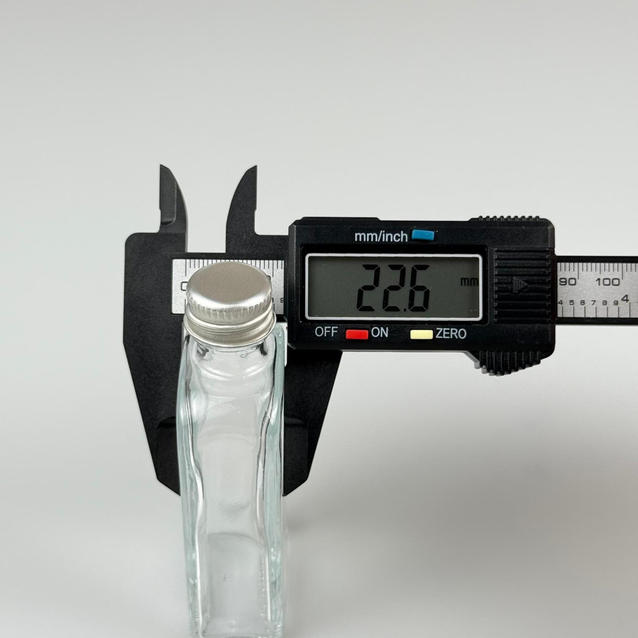50 CC YASSI DİKDÖRTGEN CAM ŞİŞE - GÜMÜŞ METAL KAPAKLI - 50 ML PRESTİJLİ ŞİŞE