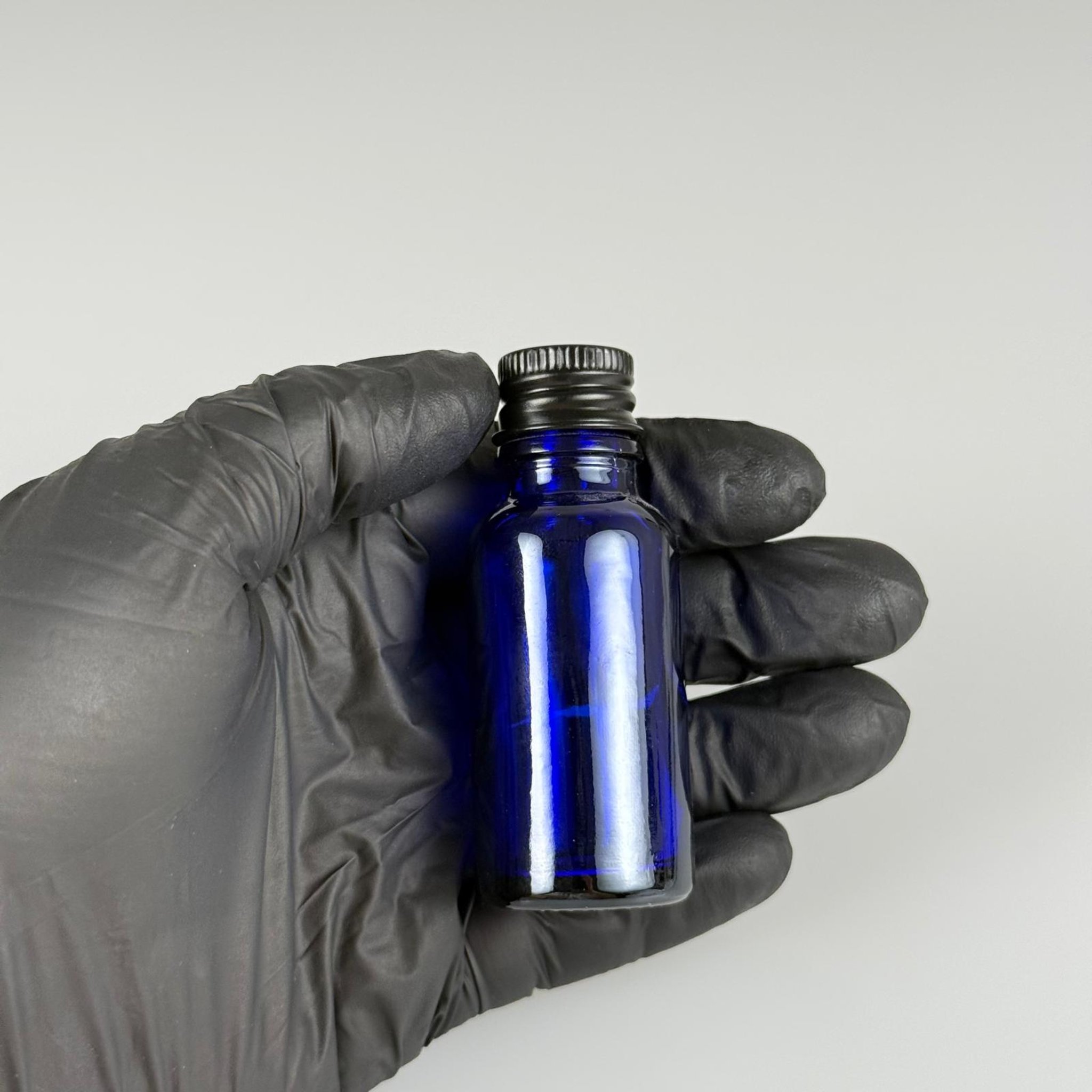 20 CC MAVİ CAM ŞİŞE + KÖPÜK CONTALI SİYAH ALÜMİNYUM METAL KAPAKLI TAKIM - 20 ML MAVİ CAM ŞİŞE