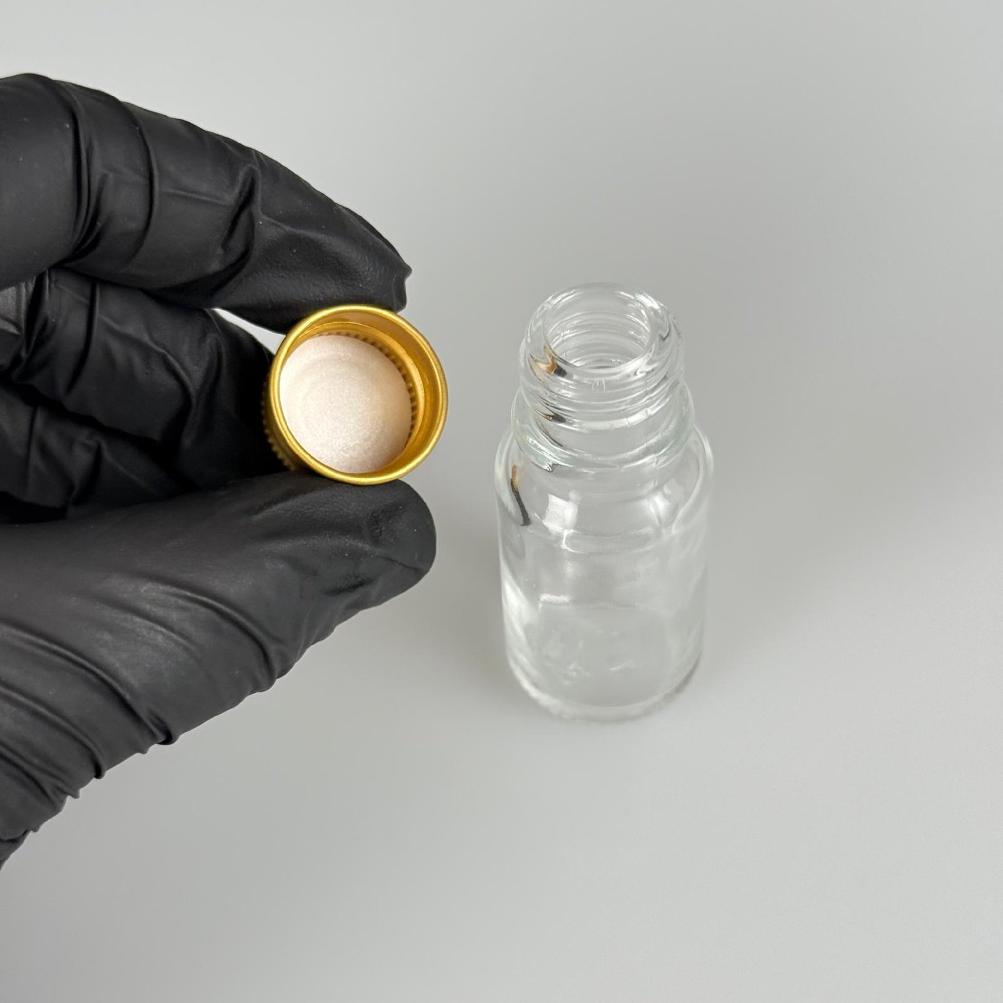 10 CC ŞEFFAF CAM ŞİŞE + KÖPÜK CONTALI GOLD ALÜMİNYUM METAL KAPAKLI TAKIM - 10 ML ŞEFFAF CAM ŞİŞE