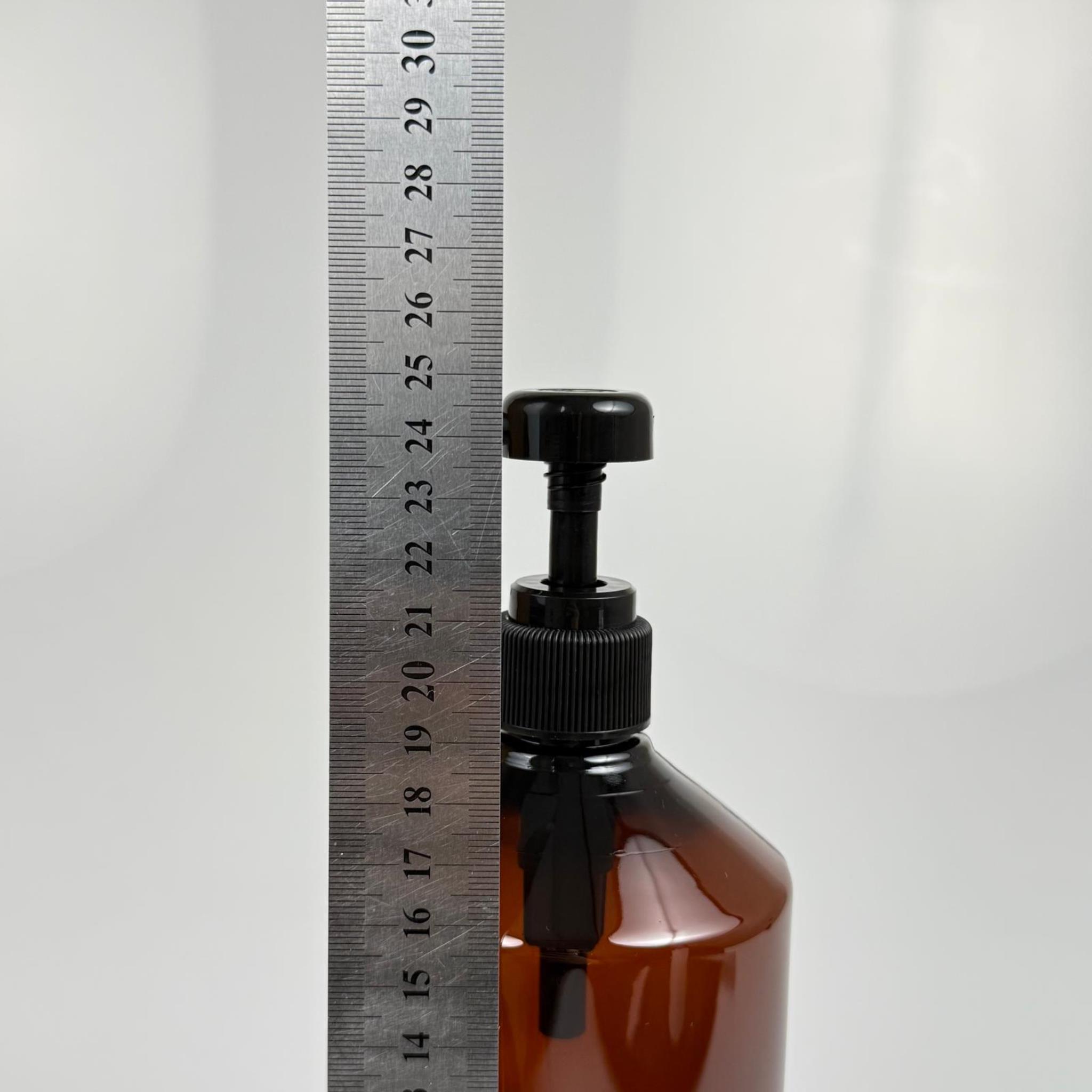 1000 CC AMBER KAHVERENGİ PET KÜT MODEL ŞİŞE - SİYAH DOZAJ POMPALI (HER BASMADA 4 CC SIVI ATAR) - 1 LT POMPALI ŞİŞE - ŞURUP, ŞAMPUAN, KREM GİBİ YOĞUN KIVAMLI SIVILARDA KULLANILIR