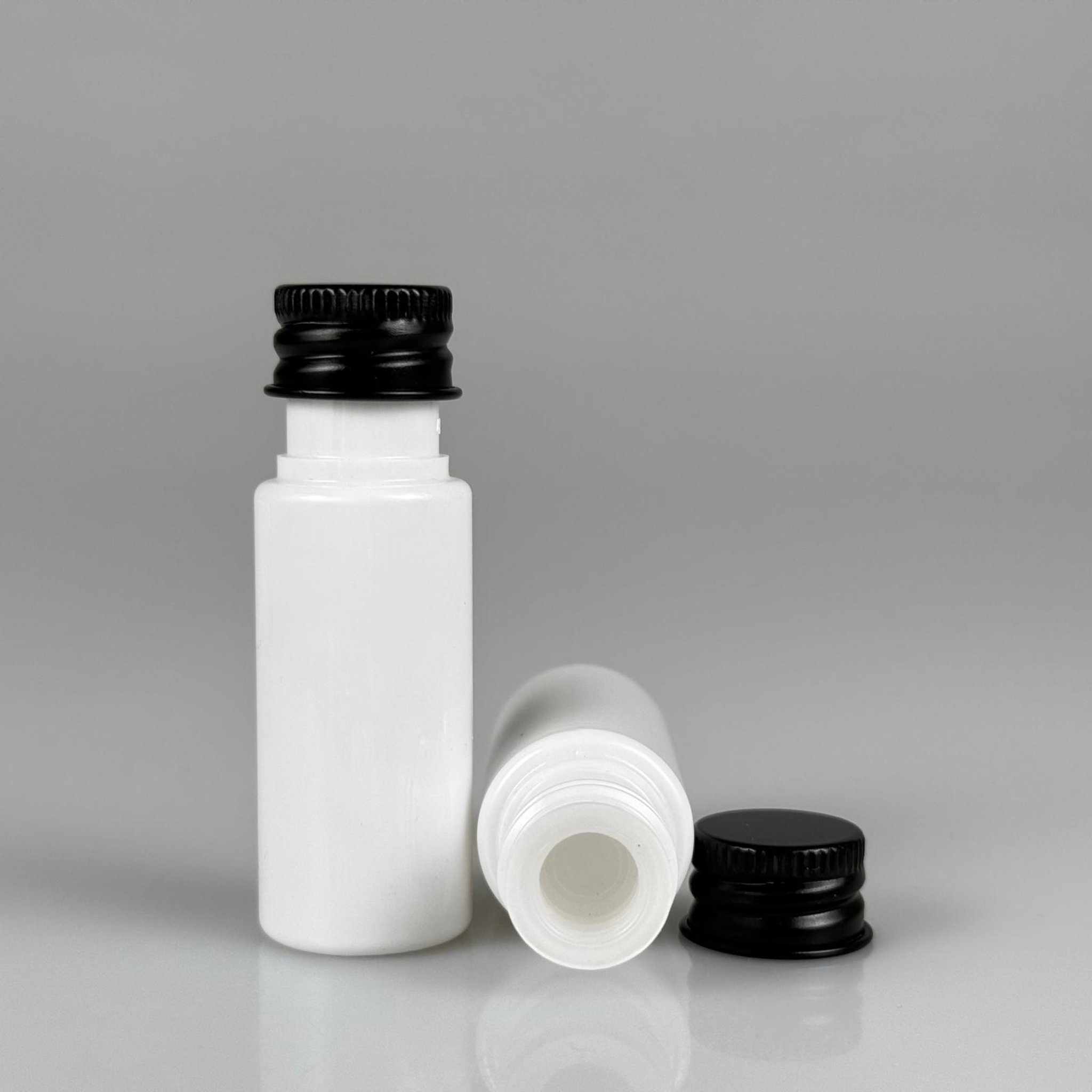 15 CC BEYAZ SİLİNDİR PET ŞİŞE + KÖPÜK CONTALI SİYAH ALÜMİNYUM METAL KAPAKLI + KÖR TIPALI TAKIML - 15 ML BEYAZ PET ŞİŞE