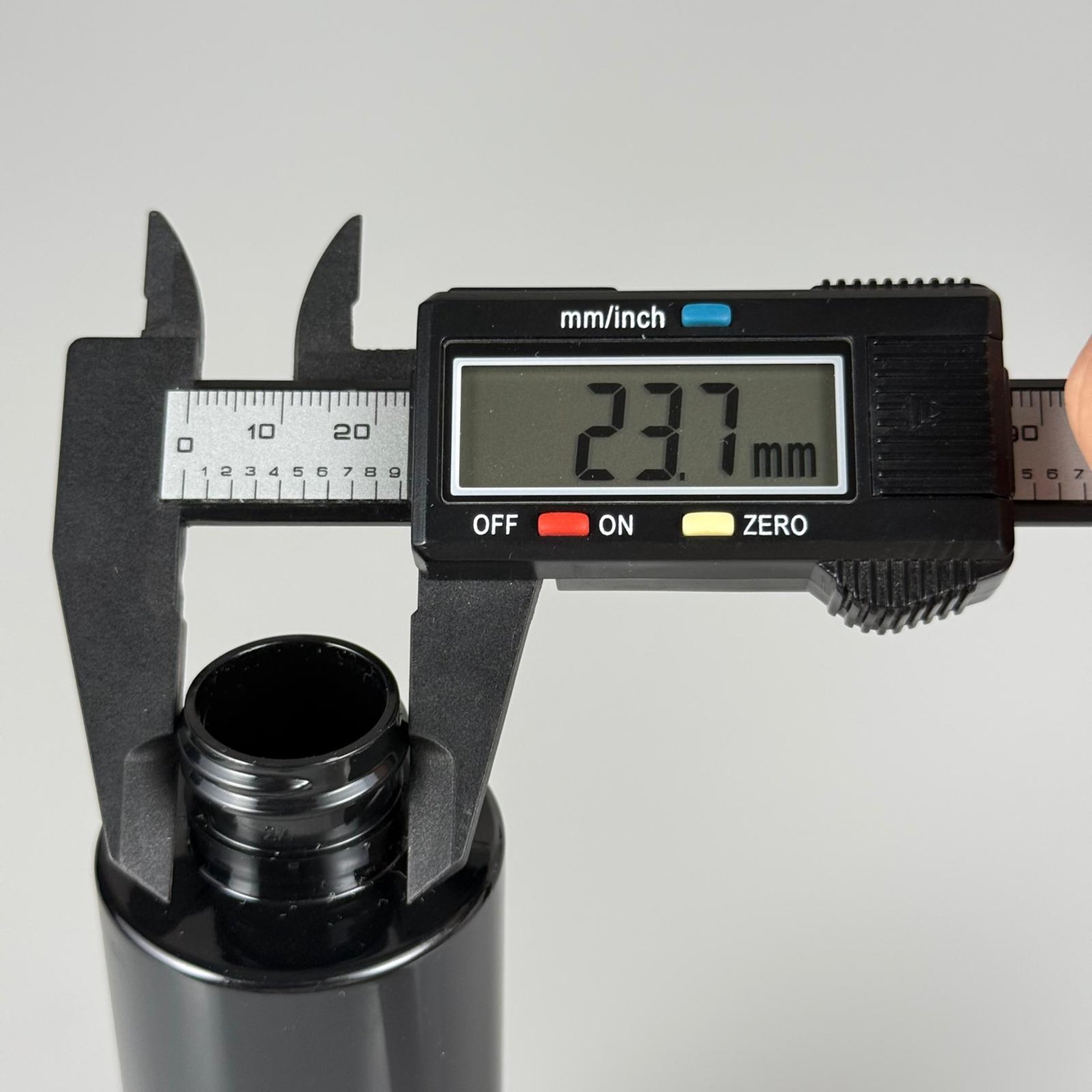 150 CC SİYAH PET ŞİŞE 24 MM (17 GR) - KESKİN GP