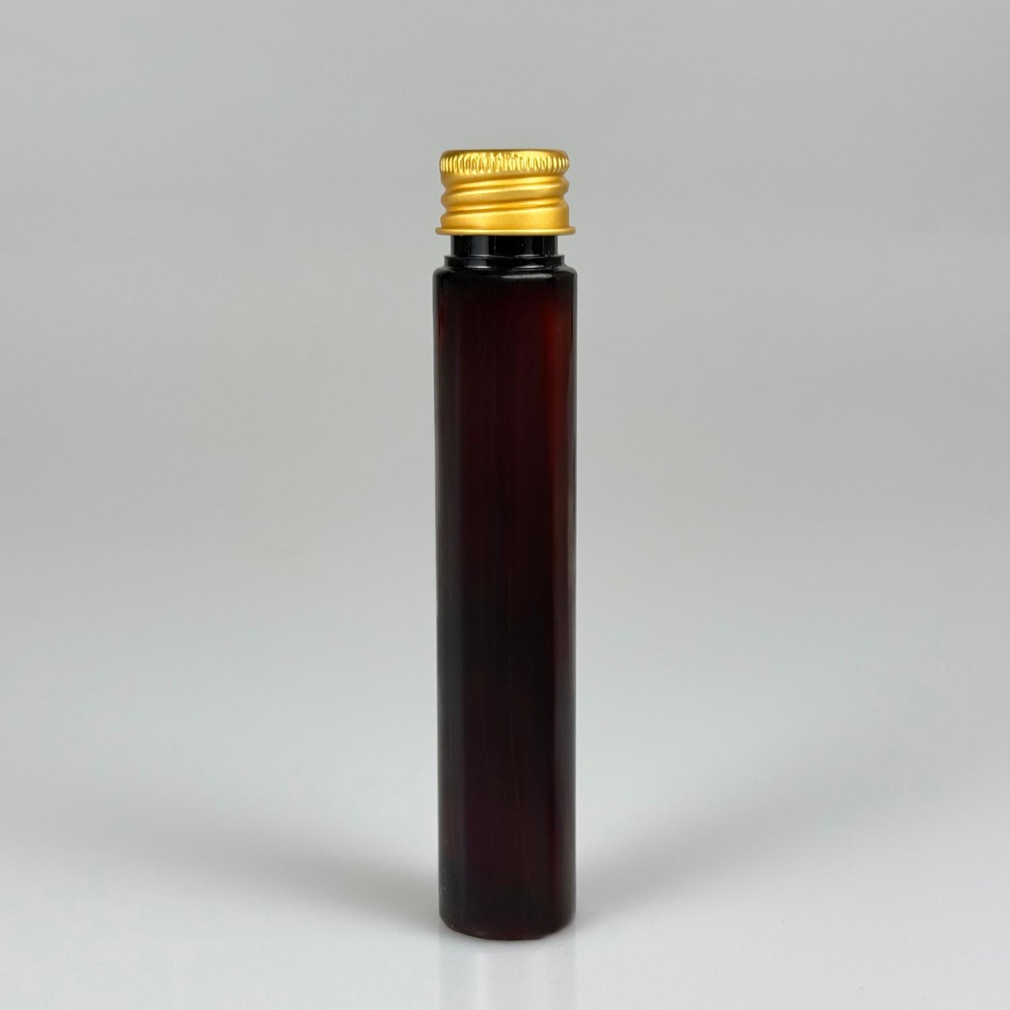 30 CC AMBER TÜP PLASTİK ŞİŞE + KÖPÜK CONTALI GOLD ALÜMİNYUM METAL KAPAKLI TAKIM - 30 ML KAHVERENGİ PET ŞİŞE