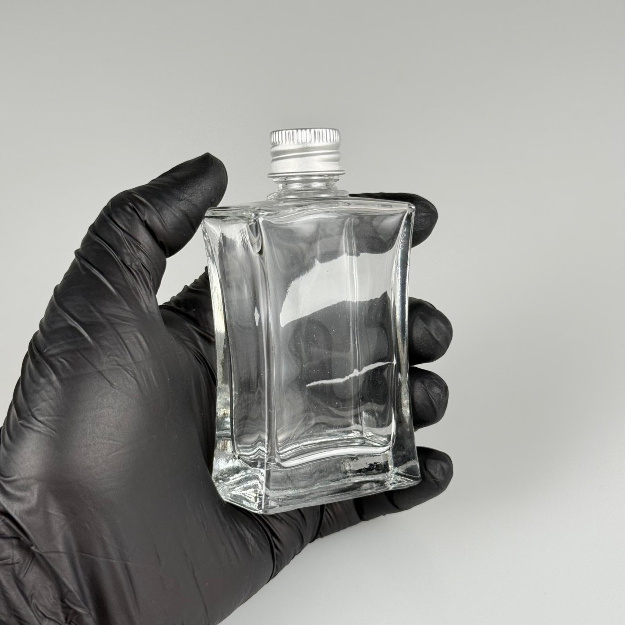 50 CC ŞEFFAF CAM DİKDÖRTGEN ŞİŞE + GÜMÜŞ ALÜMİNYUM METAL KAPAKLI TAKIM - 30 ML KAHVERENGİ CAM ŞİŞE - 1. KALİTE İTHAL CAM