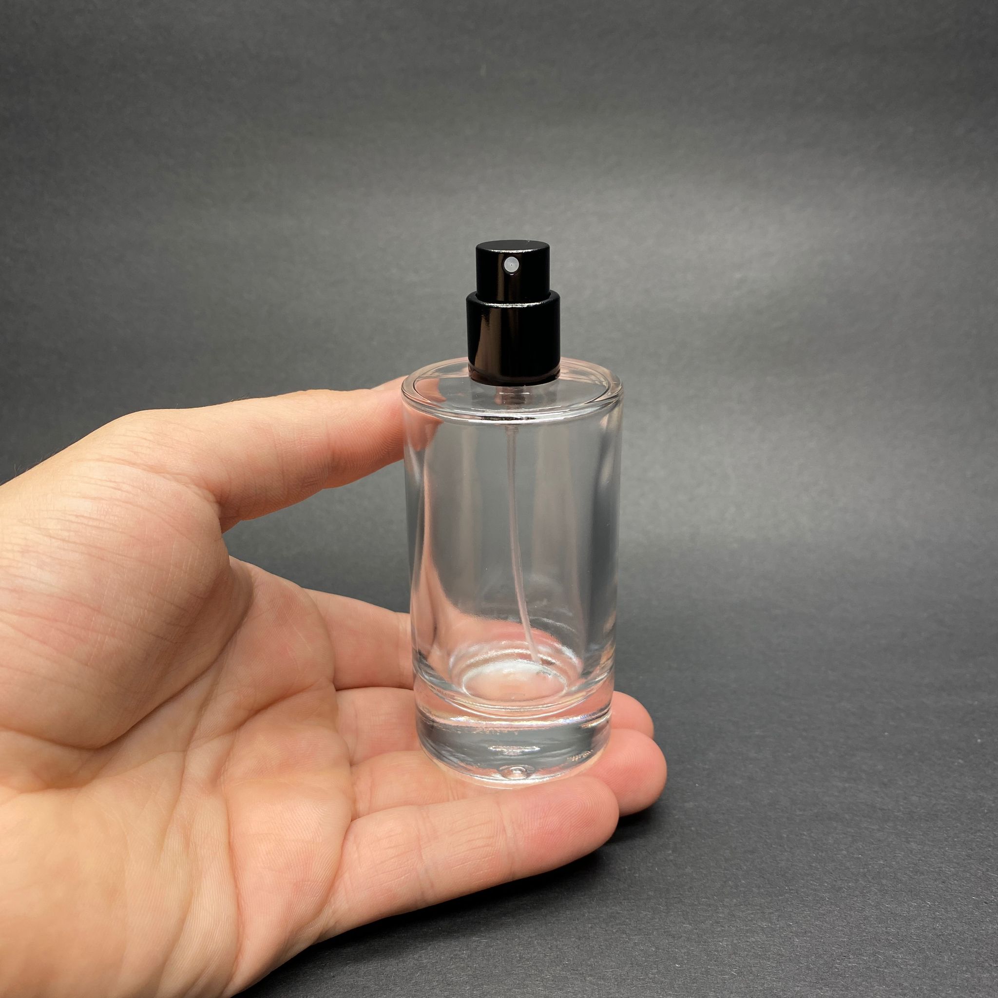 50 ML SİLİNDİR MODEL MARS PARFÜM ŞİŞESİ - SİYAH METAL SPREYLİ (AĞIZ 15 MM GEÇME KOLAY KAPAMA)