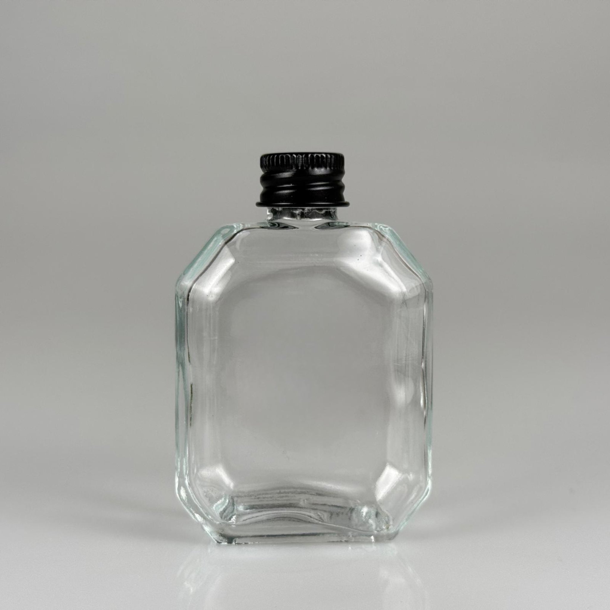 50 CC KAZABLANKA MODEL CAM ŞİŞE + SİYAH ALÜMİNYUM METAL KAPAKLI TAKIM - 50 ML ŞEFFAF CAM ŞİŞE