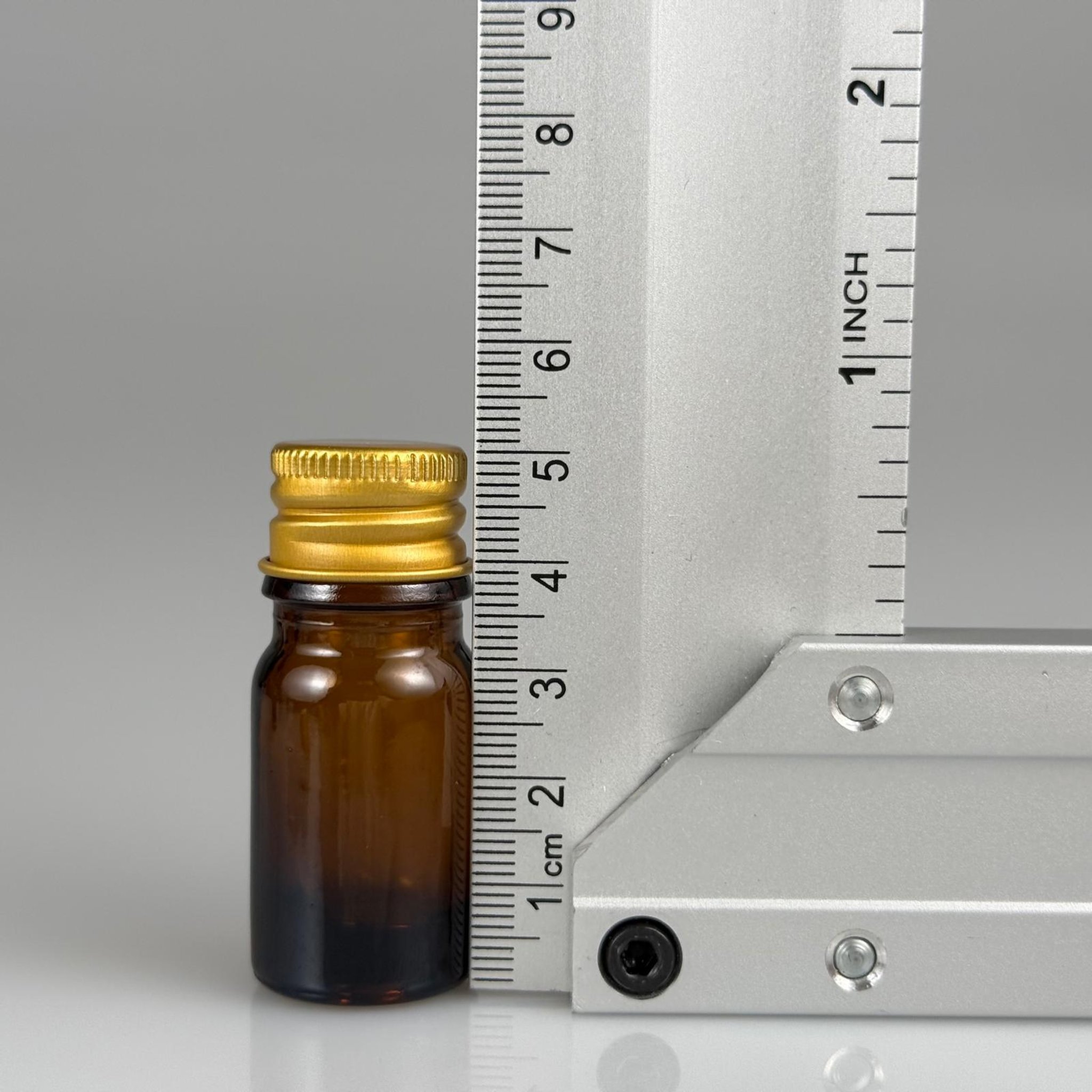 5 CC AMBER CAM ŞİŞE + KÖPÜK CONTALI GOLD ALÜMİNYUM METAL KAPAKLI TAKIM - 5 ML KAHVERENGİCAM ŞİŞE