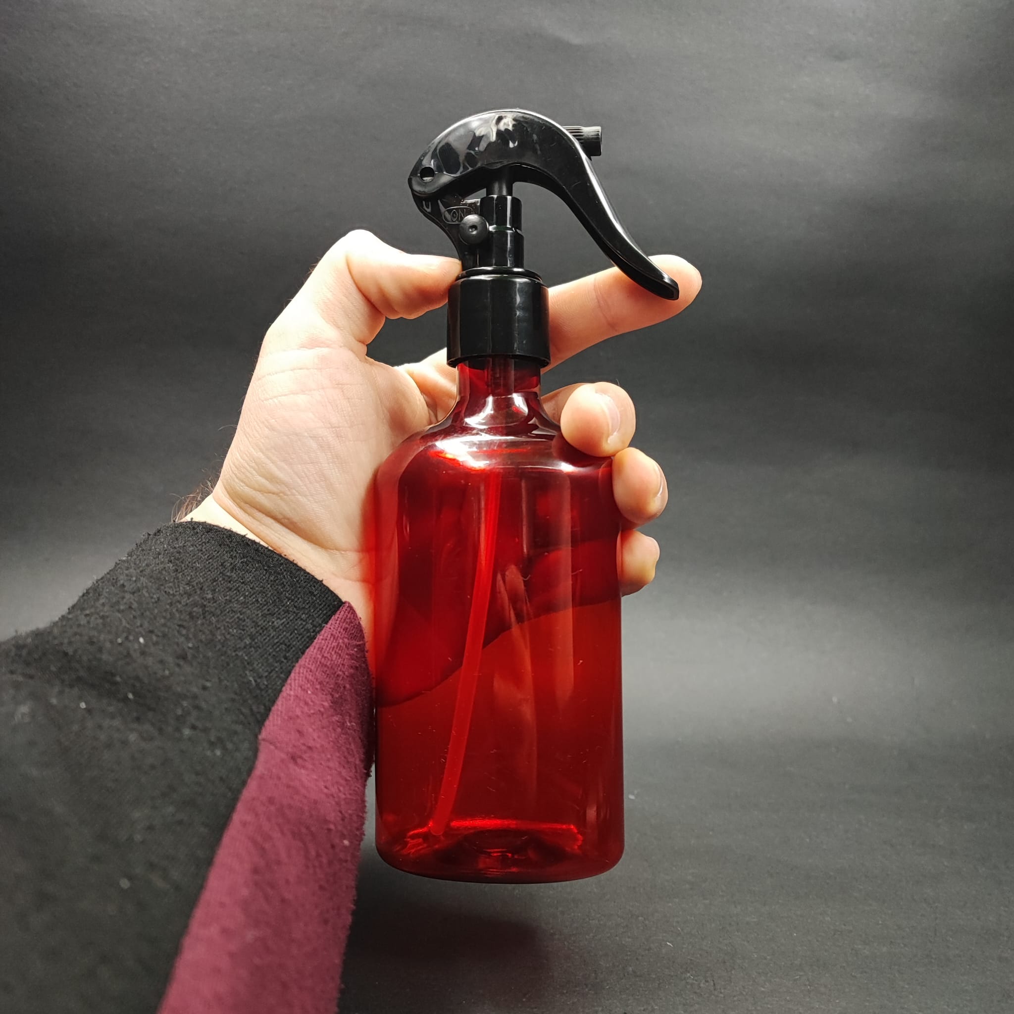200 CC ÖLÇEKLİ PET ŞİŞE - SİYAH TRİGER SPREYLİ - 200 ML VE OZ ÖLÇÜLÜ KIRMIZI PET ŞİŞE
