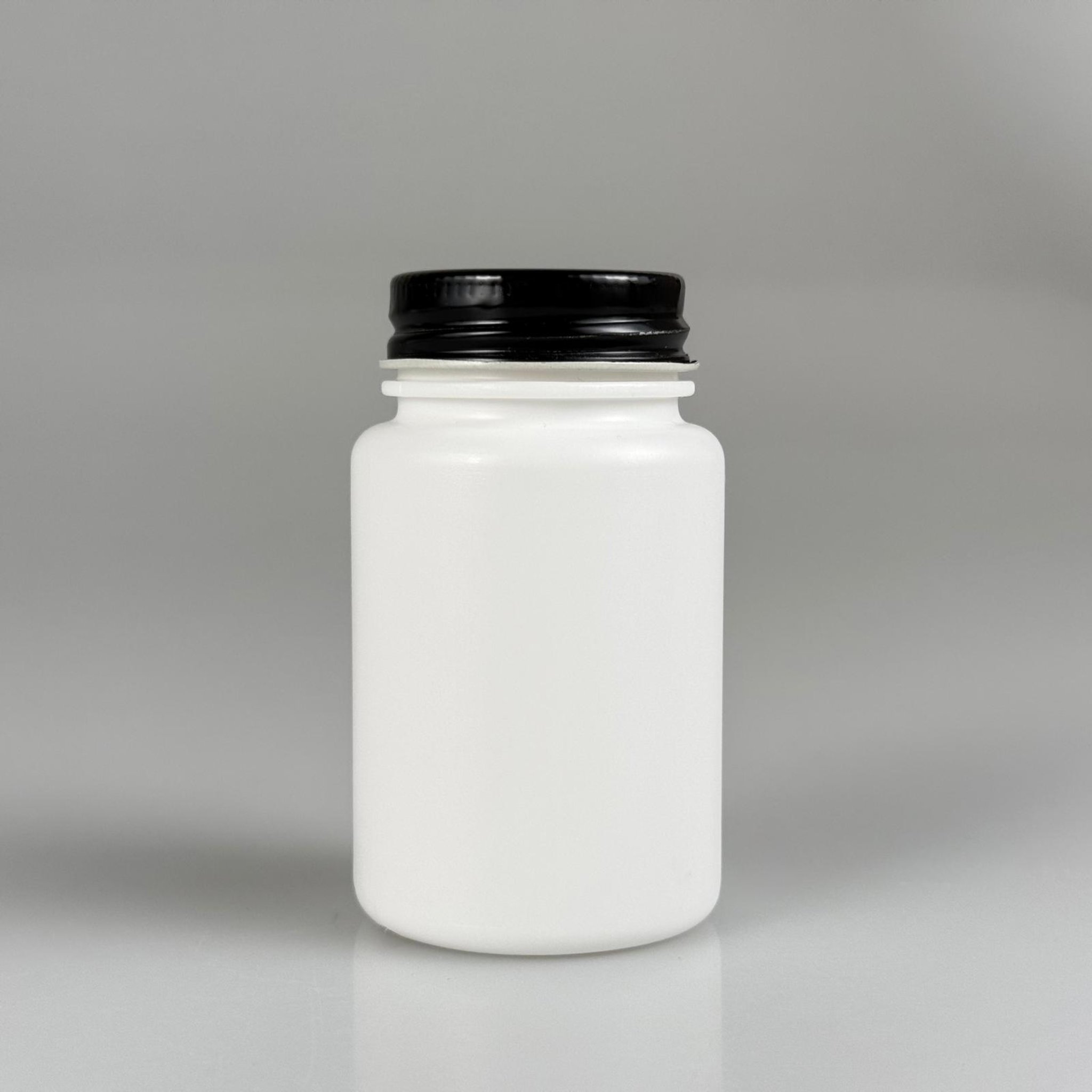 100 CC BEYAZ SERT POLİETİLEN ŞİŞE + SİYAH METAL KAPAKLI - 100 ML POLİETİLEN ŞİŞE