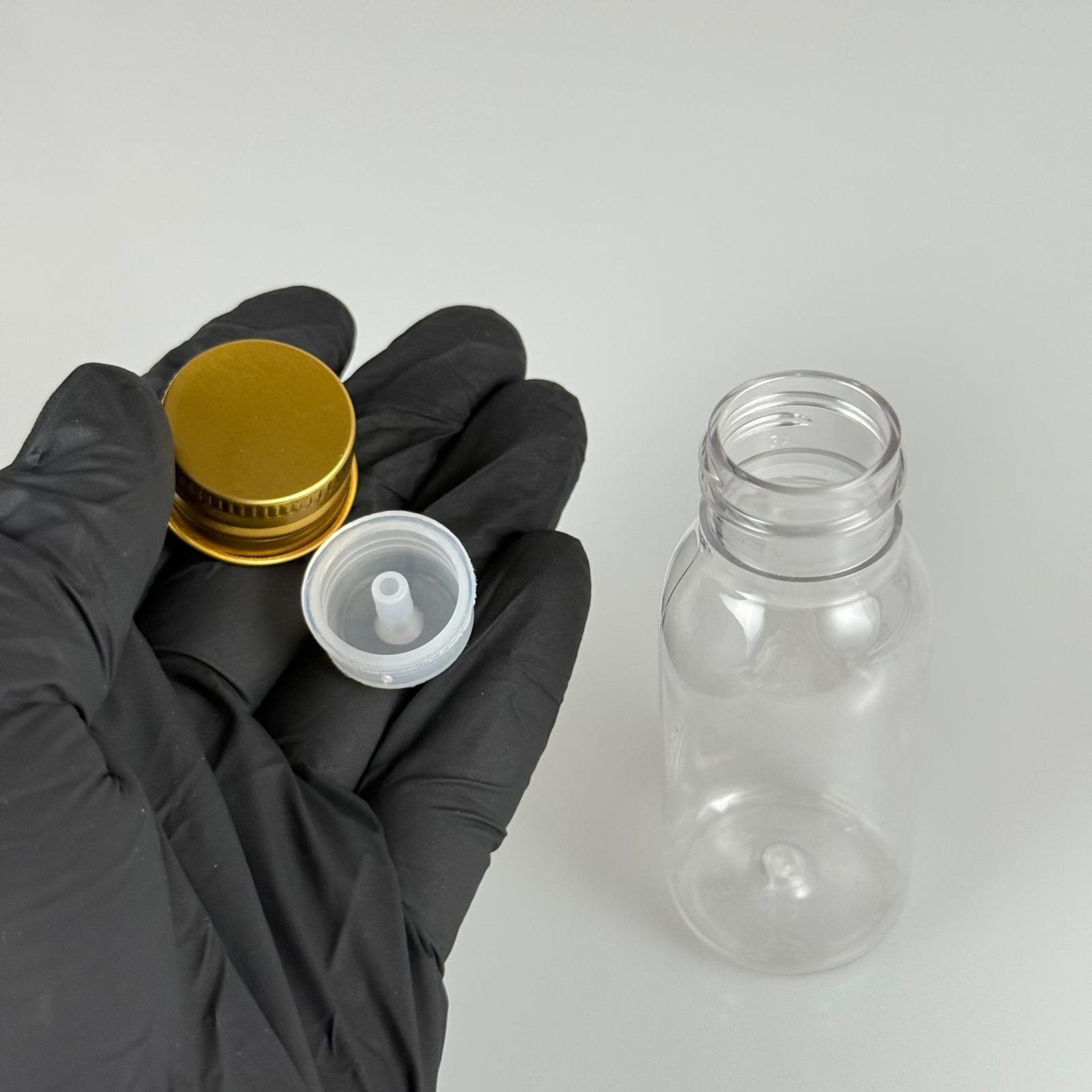 50 CC SERT PLASTİK ŞİŞE (24 AĞIZ) + KÖPÜK CONTALI GOLD METAL ALÜMİNYUM KAPAK + KOLONYA TIPALI TAKIM - 50 ML KAPAKLI PLASTİK ŞİŞELER