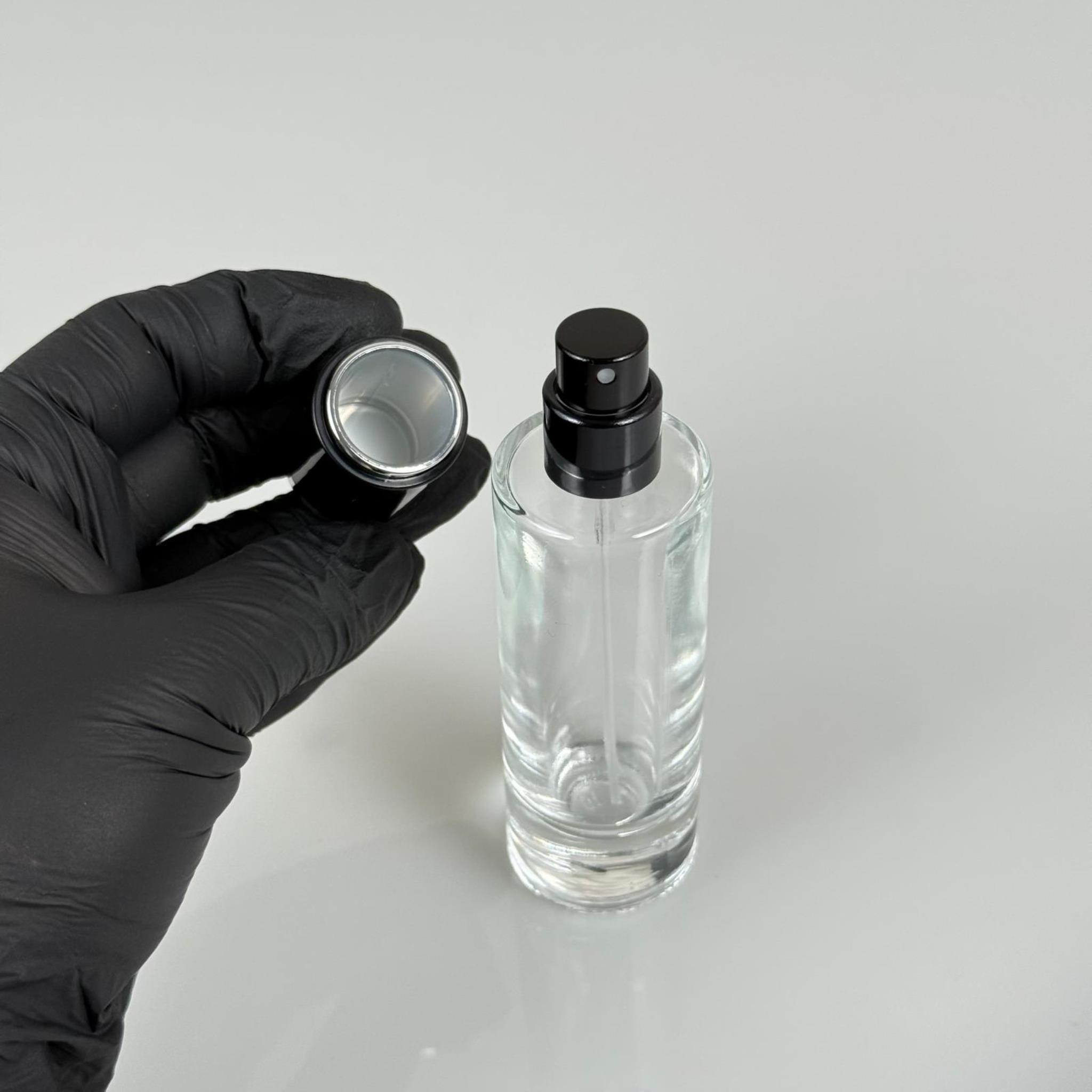 30 ML SİLİNDİR UZUN MODEL PARFÜM ŞİŞESİ - SİYAH METAL SPREYLİ + GÜMÜŞ SİYAH KAPAKLI (AĞIZ 15 MM GEÇME KOLAY KAPAMA)