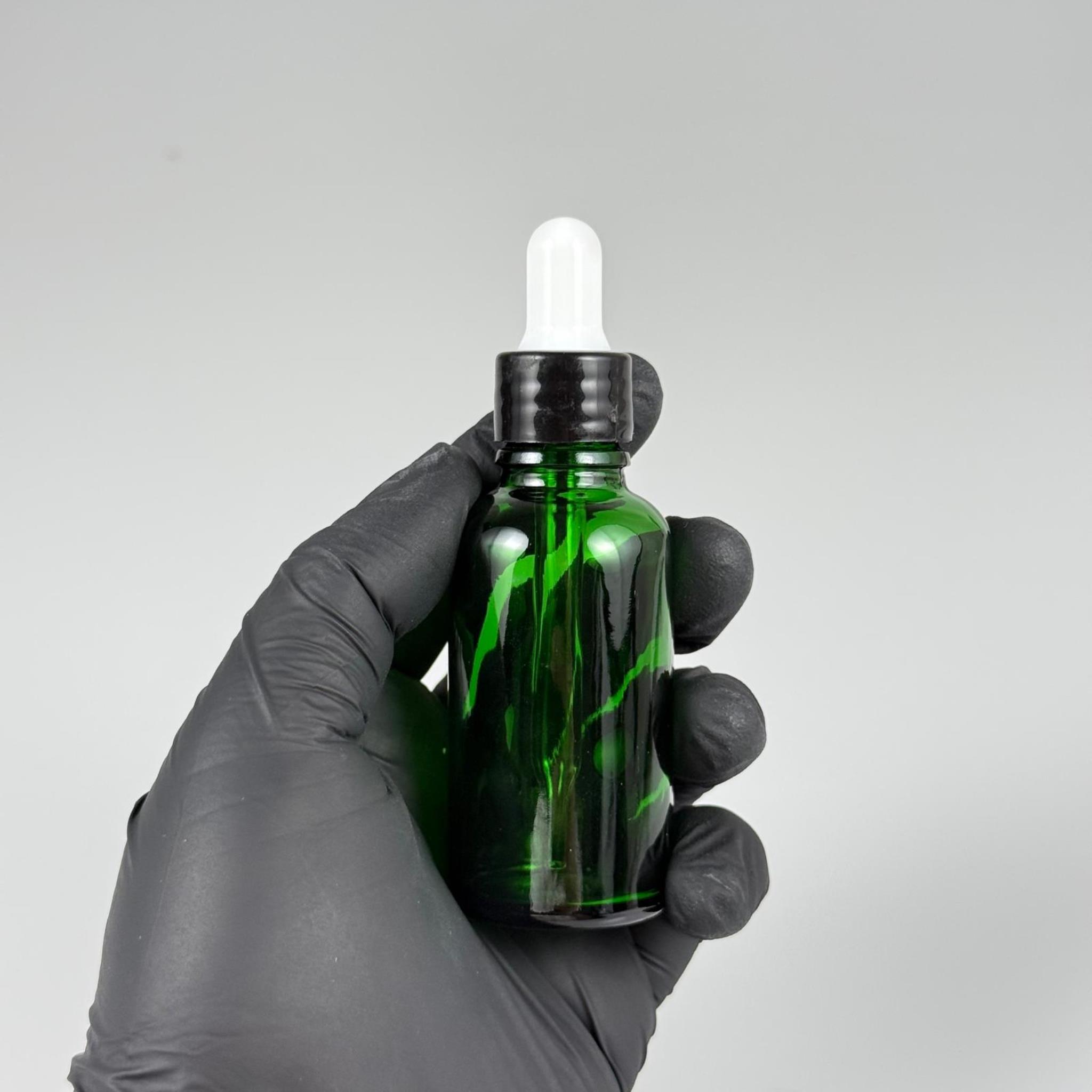 30 CC YEŞİL İNCE UÇLU CAM DAMLALIKLI ŞİŞE - BEYAZ EMZİK + SİYAH DÜZ KAPAK + CAM PİPET TAKIM - 30 ML YEŞİL DAMLALIKLI ŞİŞE SETİ