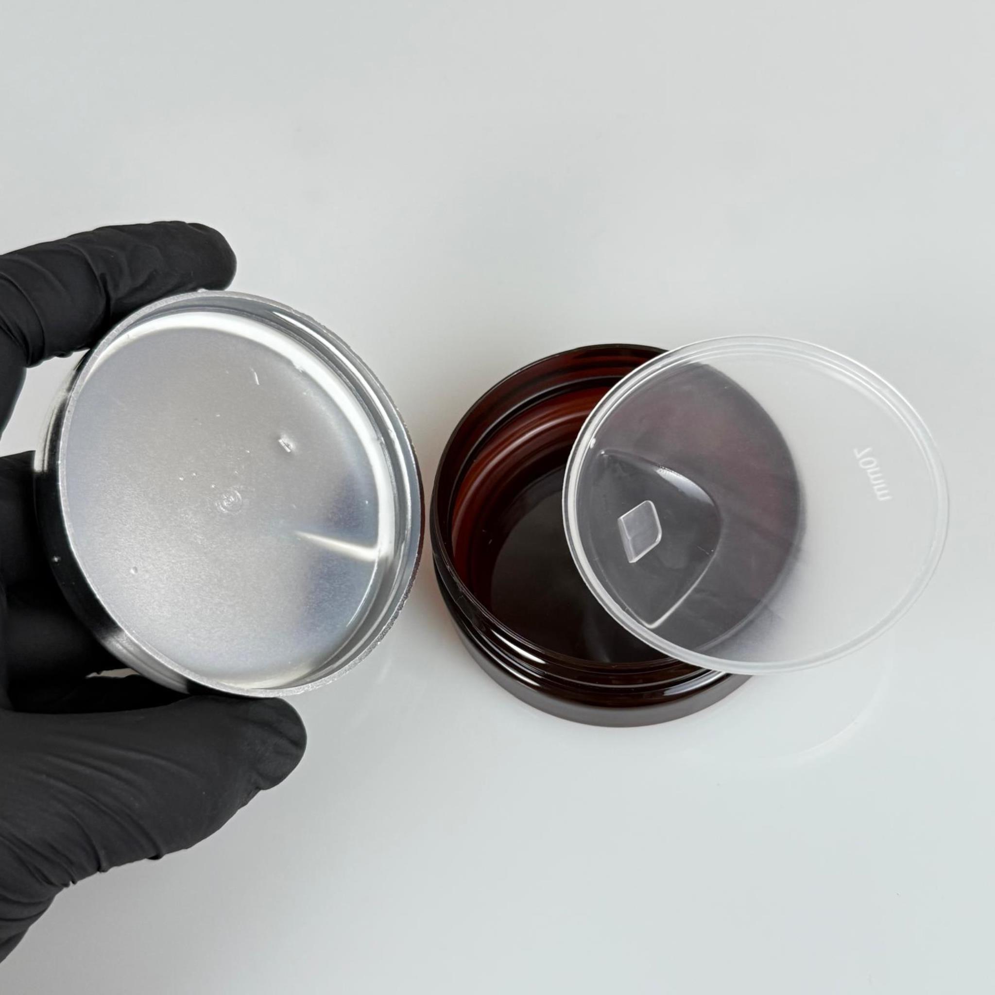 50 ML SERT PET KAVANOZ + GÜMÜŞ KAPLAMALI PLASTİK KAPAK + İÇ TIPA - 50 CC KALIN AMBER PLASTİK KAVANOZ GÜMÜŞ KAPLAMALI PLASTİK KAPAKLI İÇ TIPALI TAKIM - KREM KAVANOZLARI