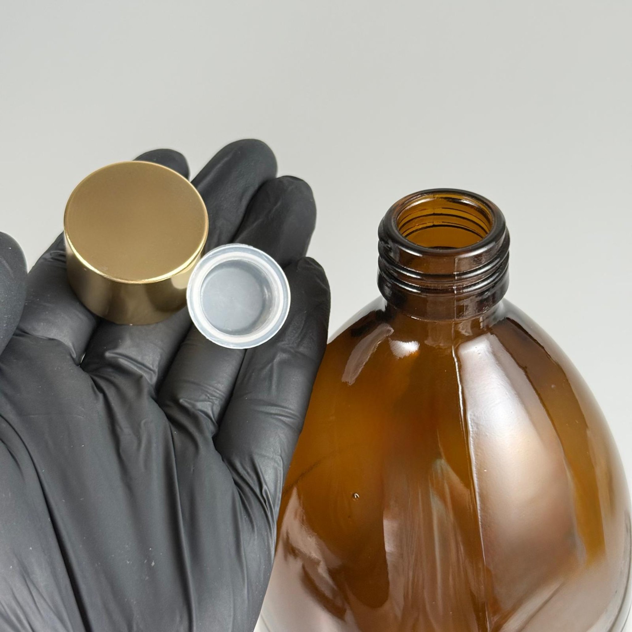 1000 CC AMBER CAM ŞİŞE + ALÜMİNYUM KAPLAMALI GOLD KAPAKLI + KÖR TIPALITAKIM - 1000 ML KAHVERENGİ CAM ŞİŞE
