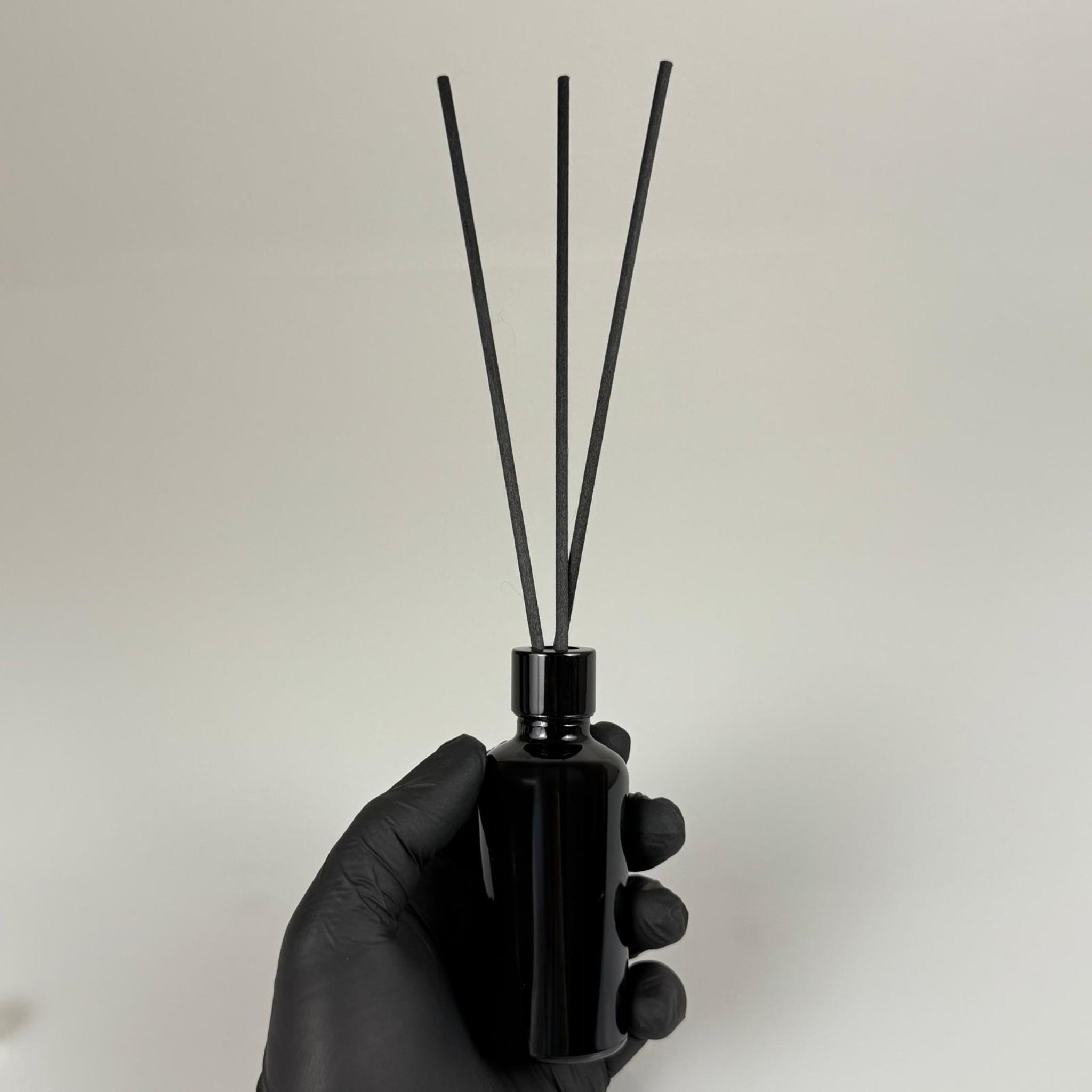50 CC SİYAH CAM BAMBU ODA KOKUSU ŞİŞESİ - 50 ML ÇUBUKLU BAMBU ODA KOKUSU ŞİŞESİ - DİFÜZÖR ŞİŞE- CAM ŞİŞE + SİYAH METAL KAPAK + PLASTİK TIPA + 3 ADET FİBER SİYAH BAMBU ÇUBUK