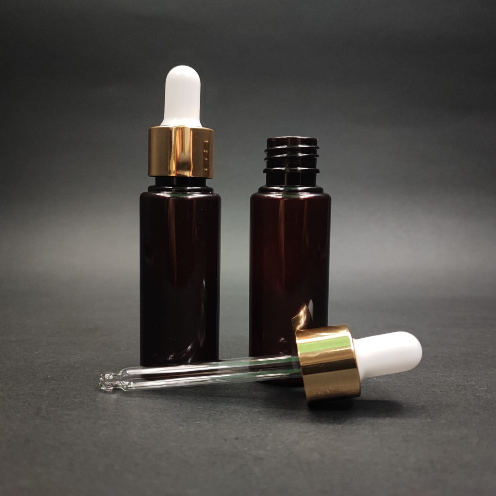 30 CC CAM DAMLALIKLI AMBER PLASTİK ŞİŞE - 30 ML DROPPER PET ŞİŞE + BEYAZ EMZİK + GOLD KAPAK + CAM PİPET SET