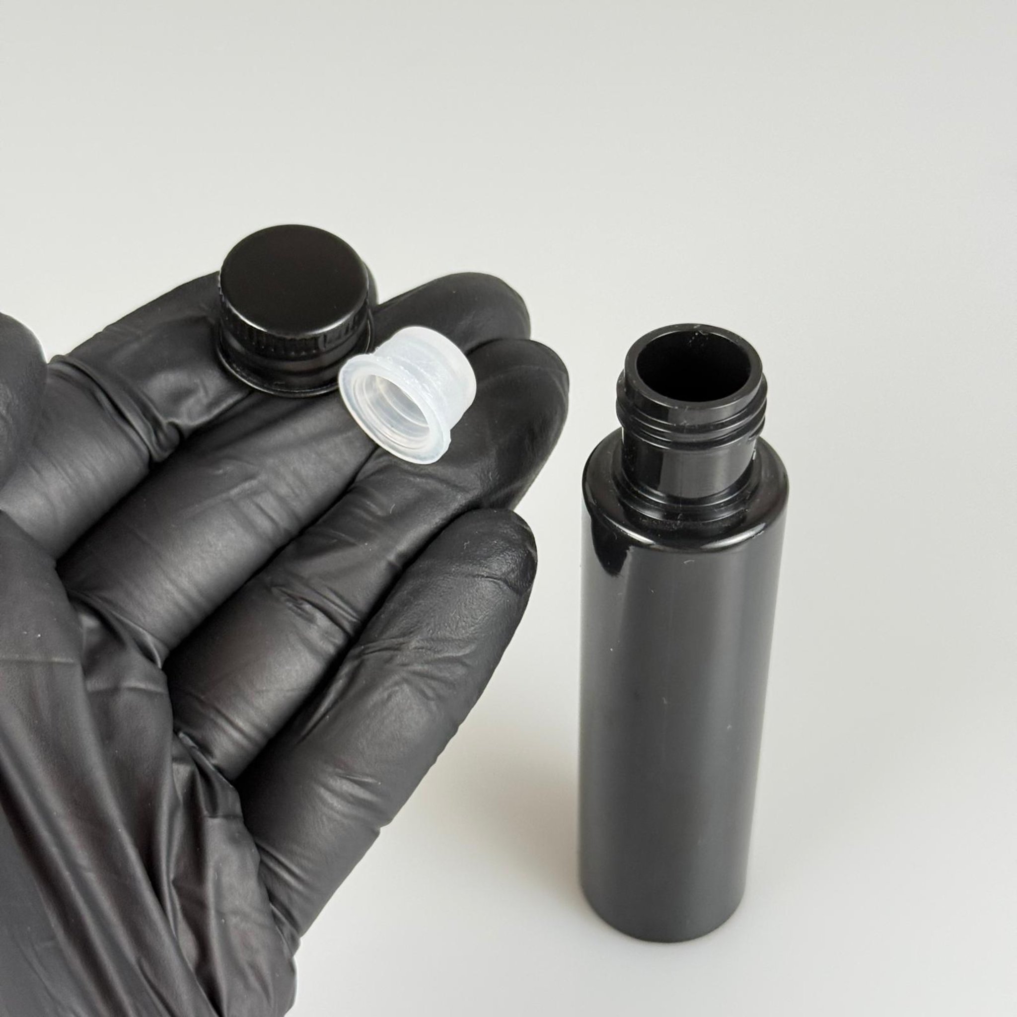 35 CC PET ŞİŞE - KÖPÜK CONTALI SİYAH ALÜMİNYUM METAL KAPAKLI + KÖR TIPALI TAKIM - 35 ML SİYAH PET ŞİŞE