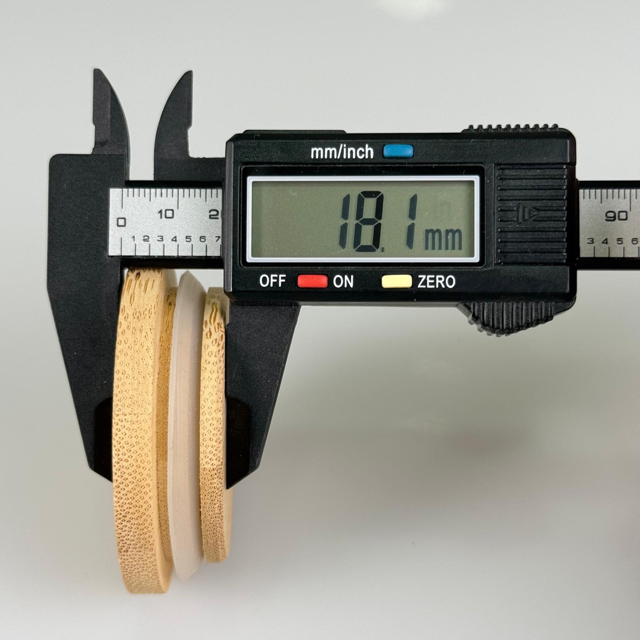 50 MM AHŞAP BAMBU GEÇME KAPAK - SİLİKON CONTALI - MUM BARDAK, BAHARAT KAVANOZU VB İÇİN KULLANILABİLİR