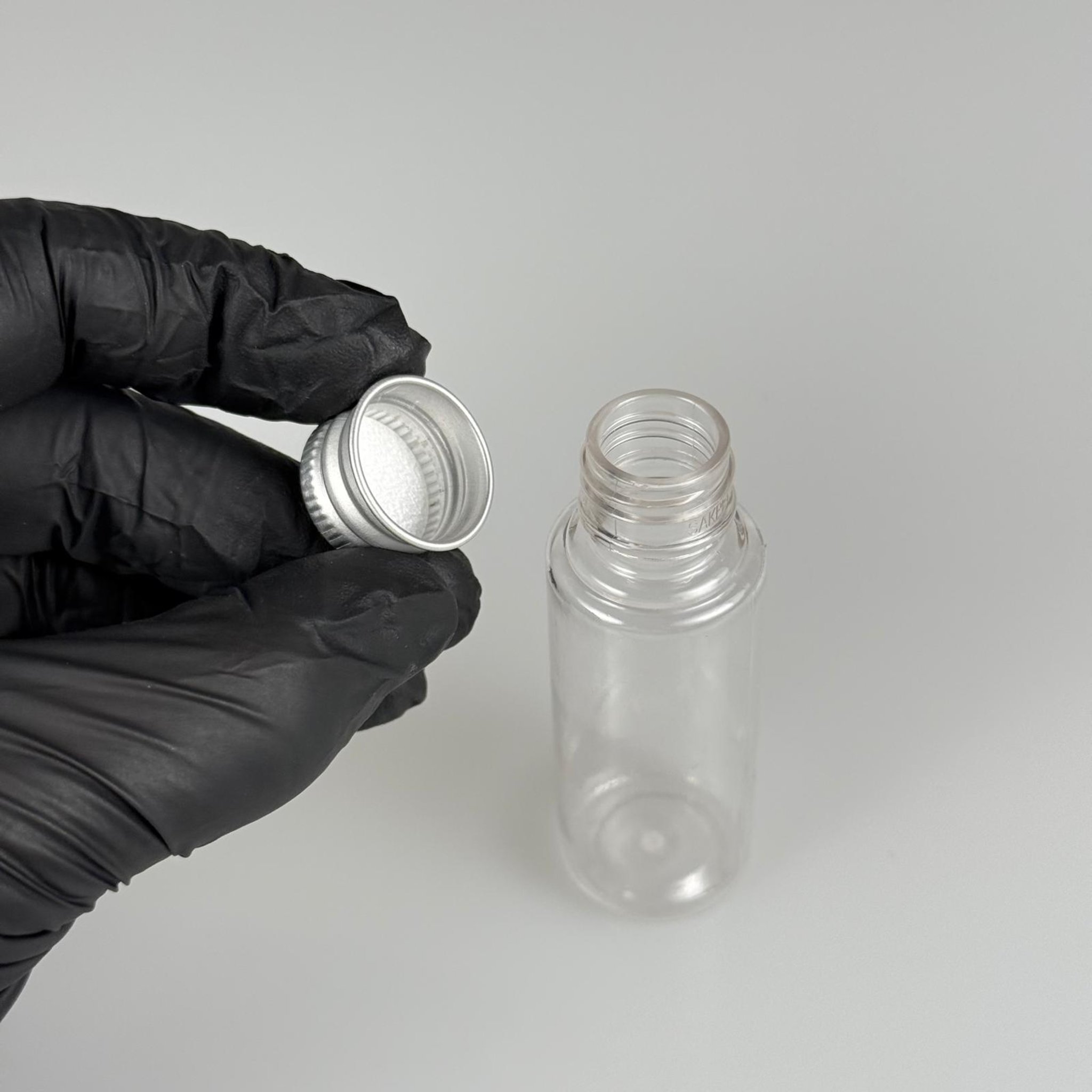 30 CC ŞEFFAF PET SHOT ŞİŞE - KÖPÜK CONTALI GÜMÜŞ ALÜMİNYUM METAL KAPAKLI TAKIM - 30 ML PLASTİK ŞİŞE