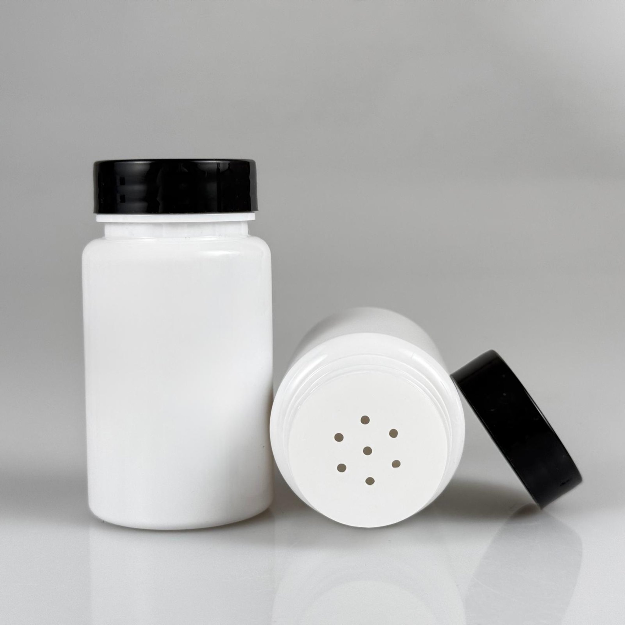 100 CC BEYAZ PET PUDRA ŞİŞESİ + SİYAH PLASTİK KAPAKLI + PUDRA TIPALI TAKIM - 100 ML PUDRA KUTUSU, EKO TUZLUK