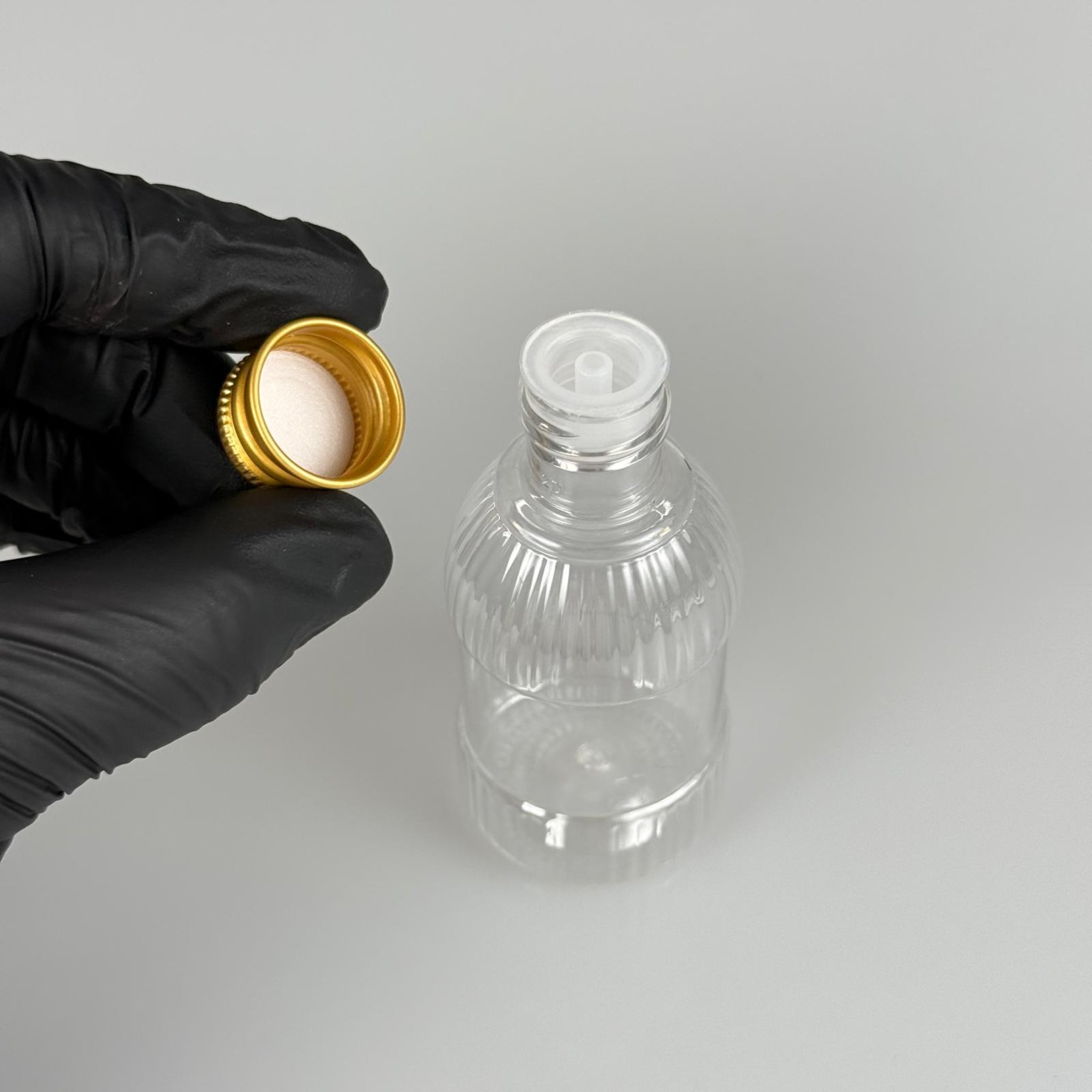 50 CC MANDALİNA MODEL PET ŞİŞE + KÖPÜK CONTALI GOLD ALÜMİNYUM METAL KAPAKLI + KOLONYA TIPALI TAKIM - 50 ML TOMBUL PET ŞİŞE