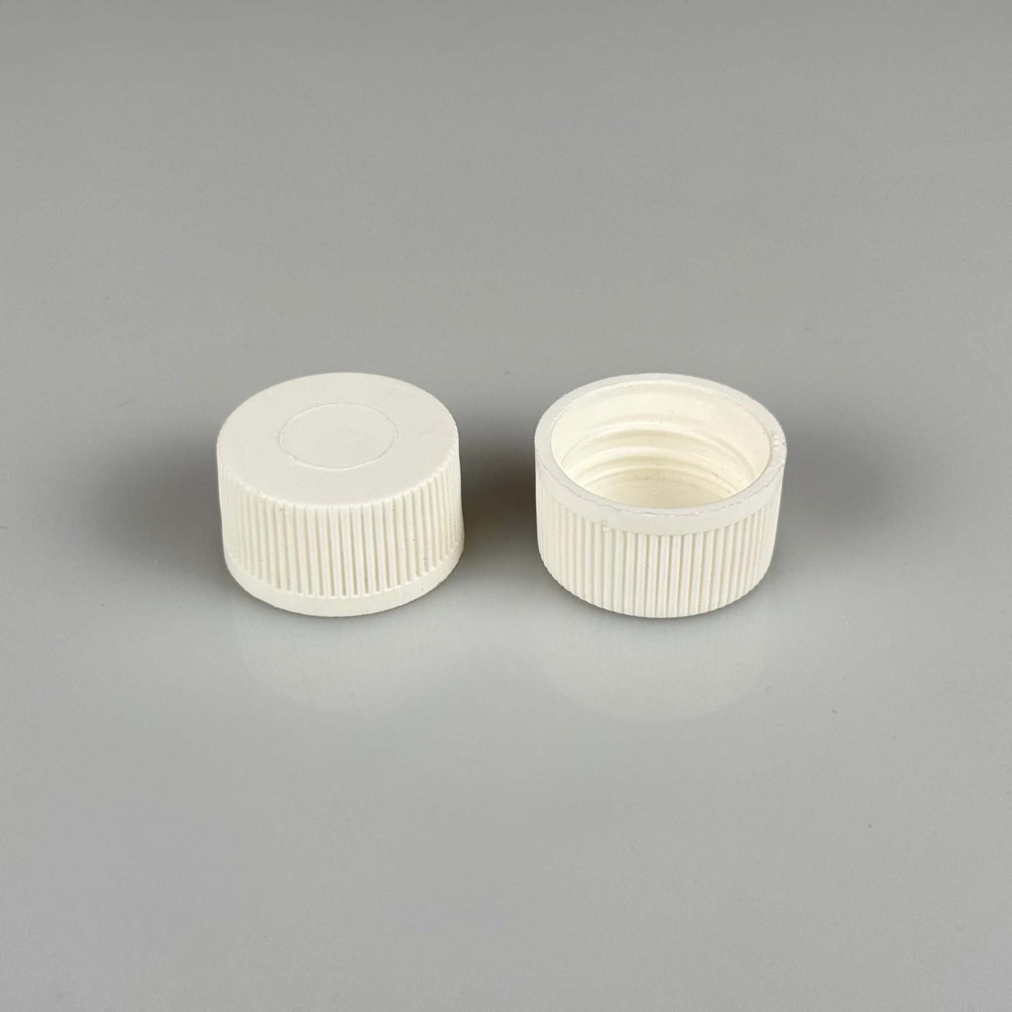 20 MM CONTASIZ BEYAZ VİDALI PLASTİK KAPAK