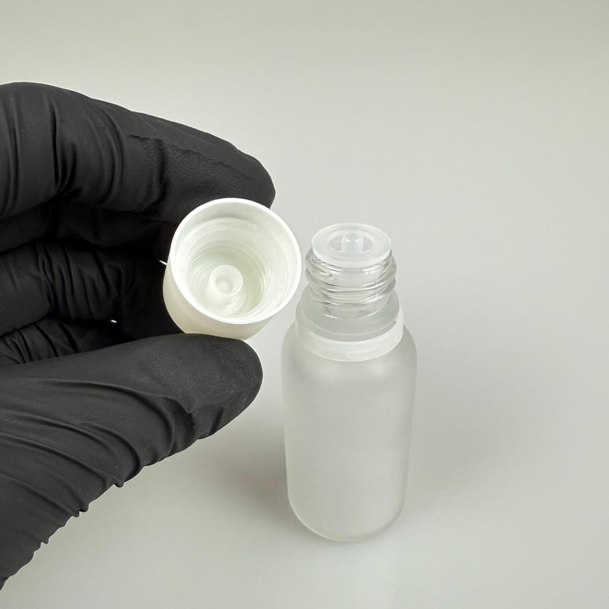 20 CC BUZLU CAM ŞİŞE + İÇTEN DAMLALIKLI ÇOCUK KİLİTLİ BEYAZ KAPAK - BUZLU 20 ML KİLİT KAPAKLI DAMLATMALI ŞİŞE